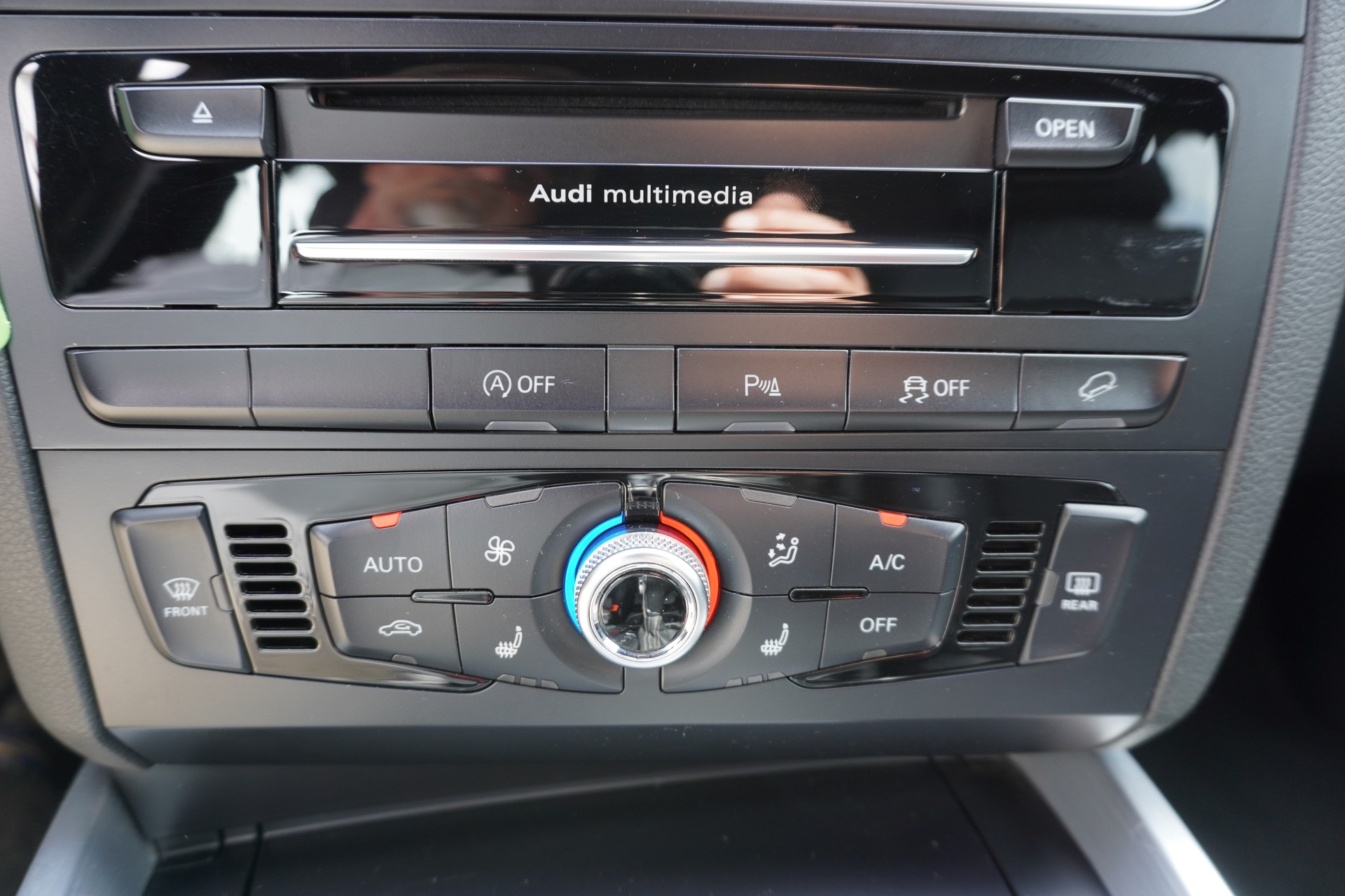 AUDI Q5 2.0 TDI quattro S-tronic S-LINE!!!-image-22