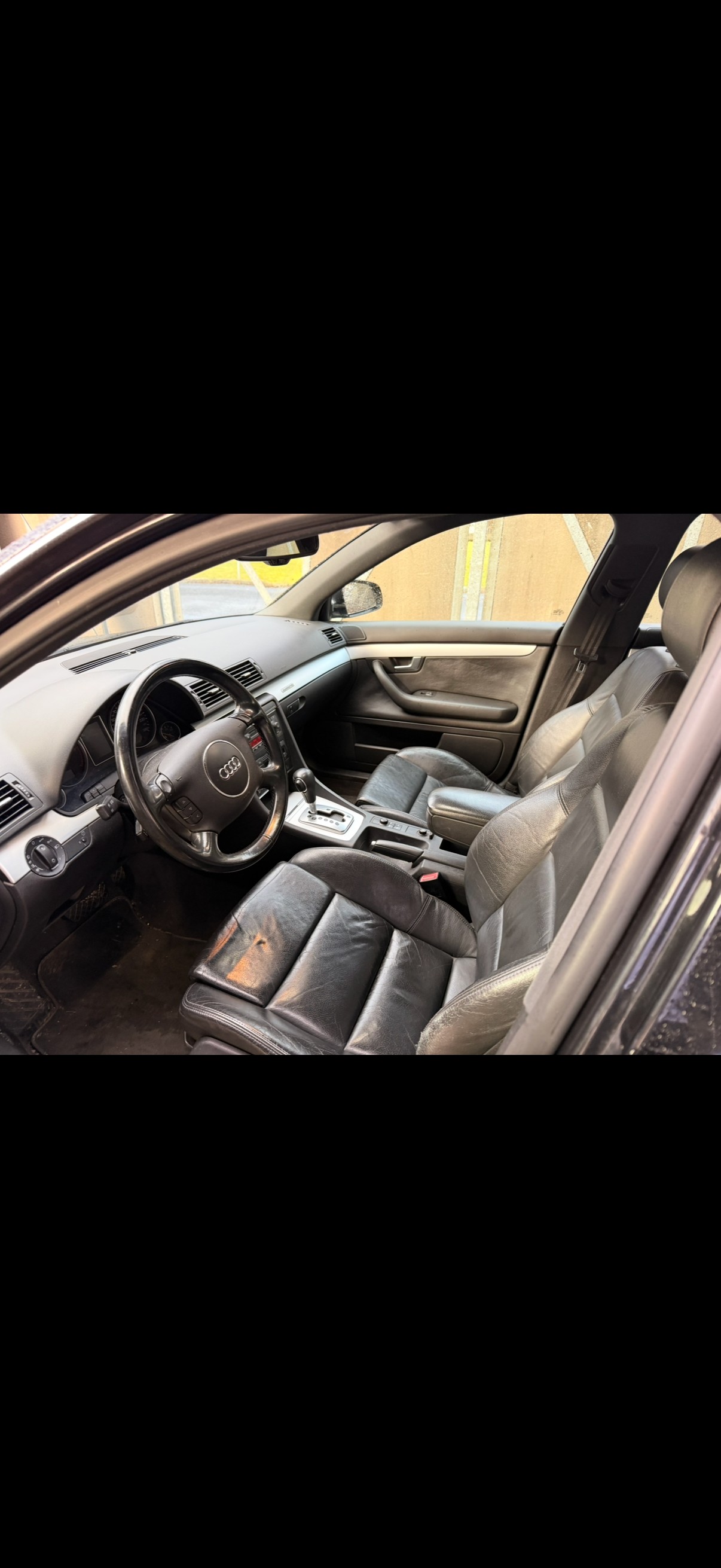 AUDI A4 Avant 2.5 TDI quattro S-line-image-9