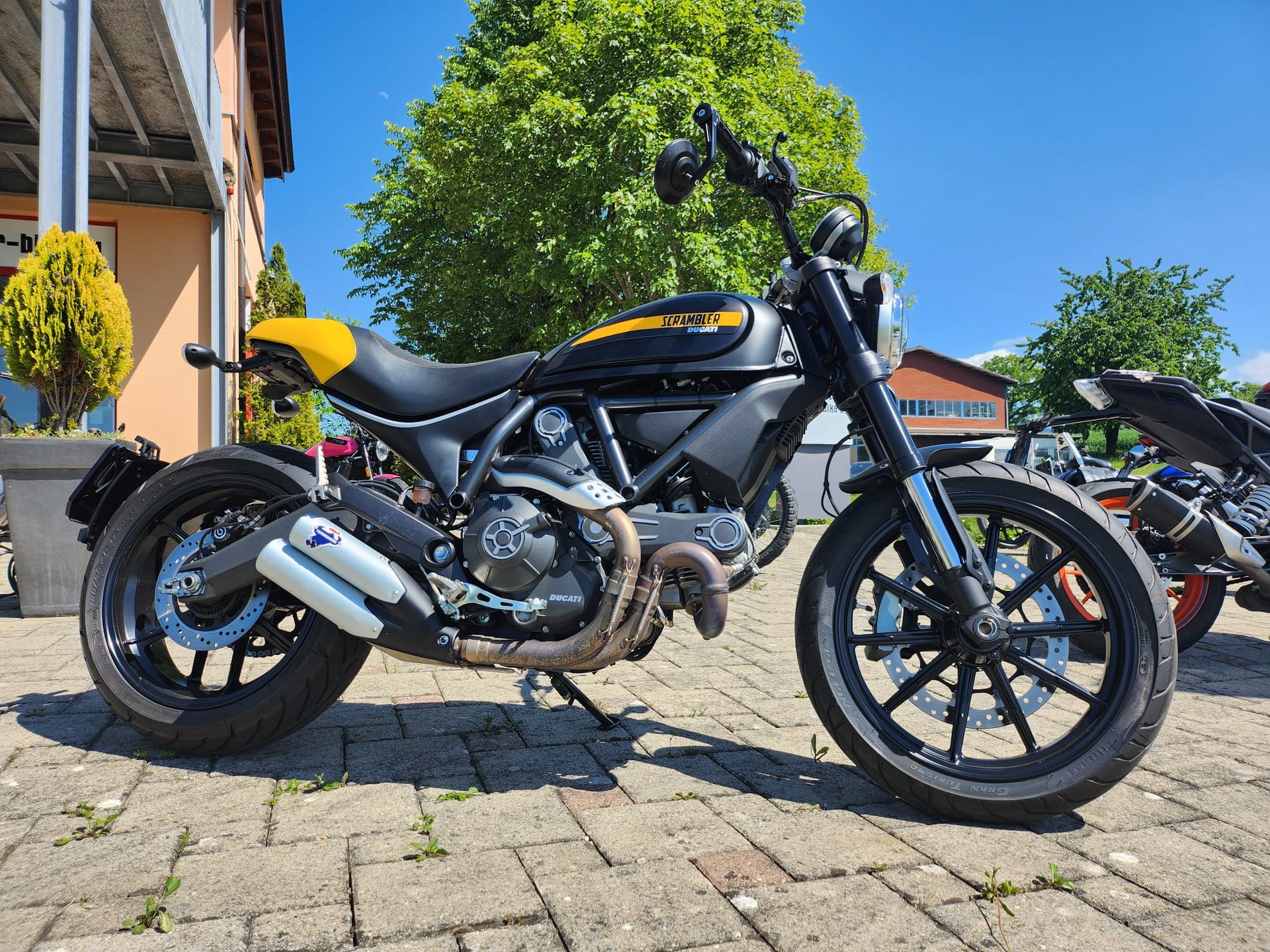 DUCATI Scrambler 800 Full Throttle