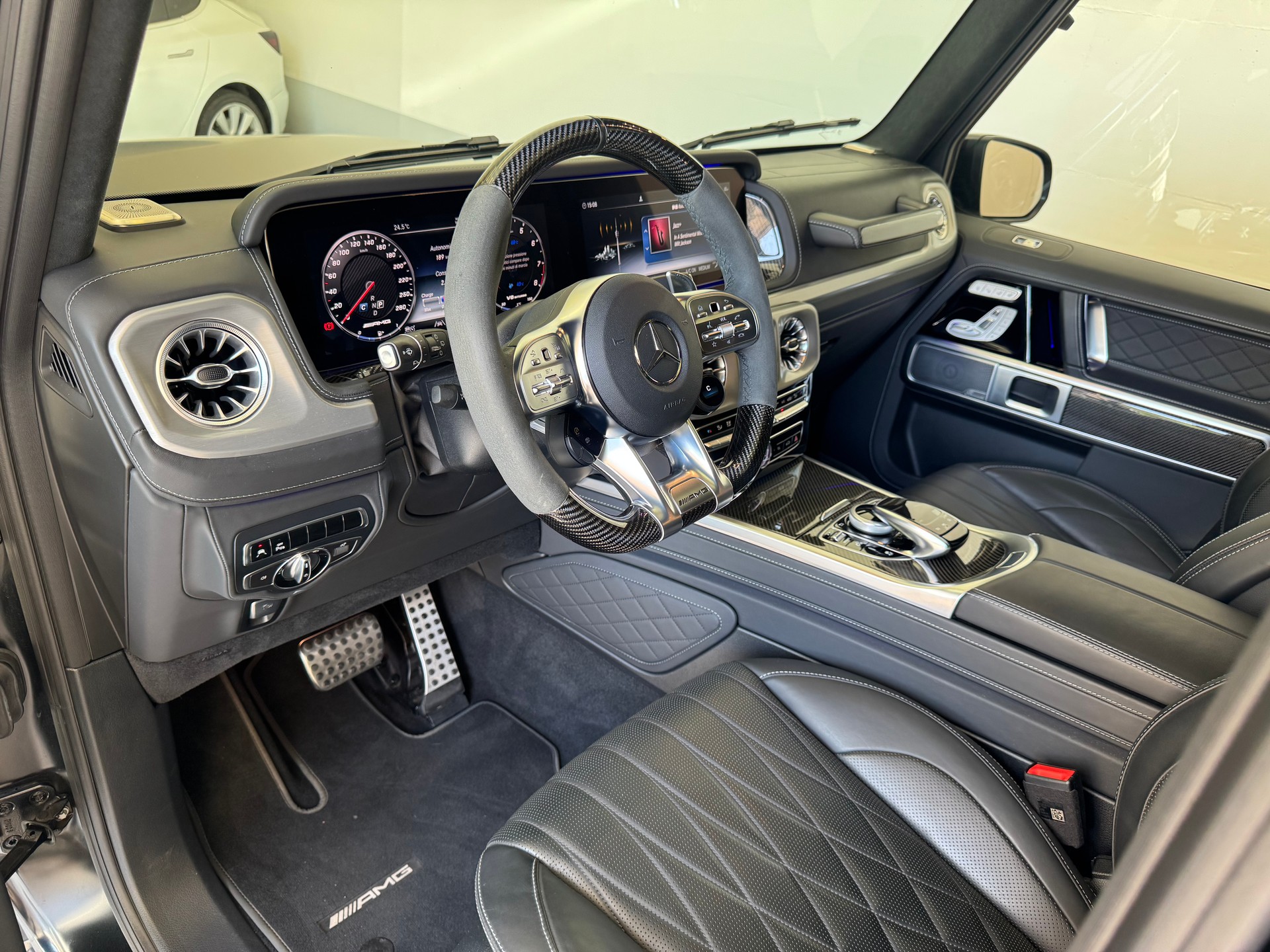MERCEDES-BENZ G 63 AMG Speedshift Plus G-Tronic ## CH Auto con gratis service-image-6