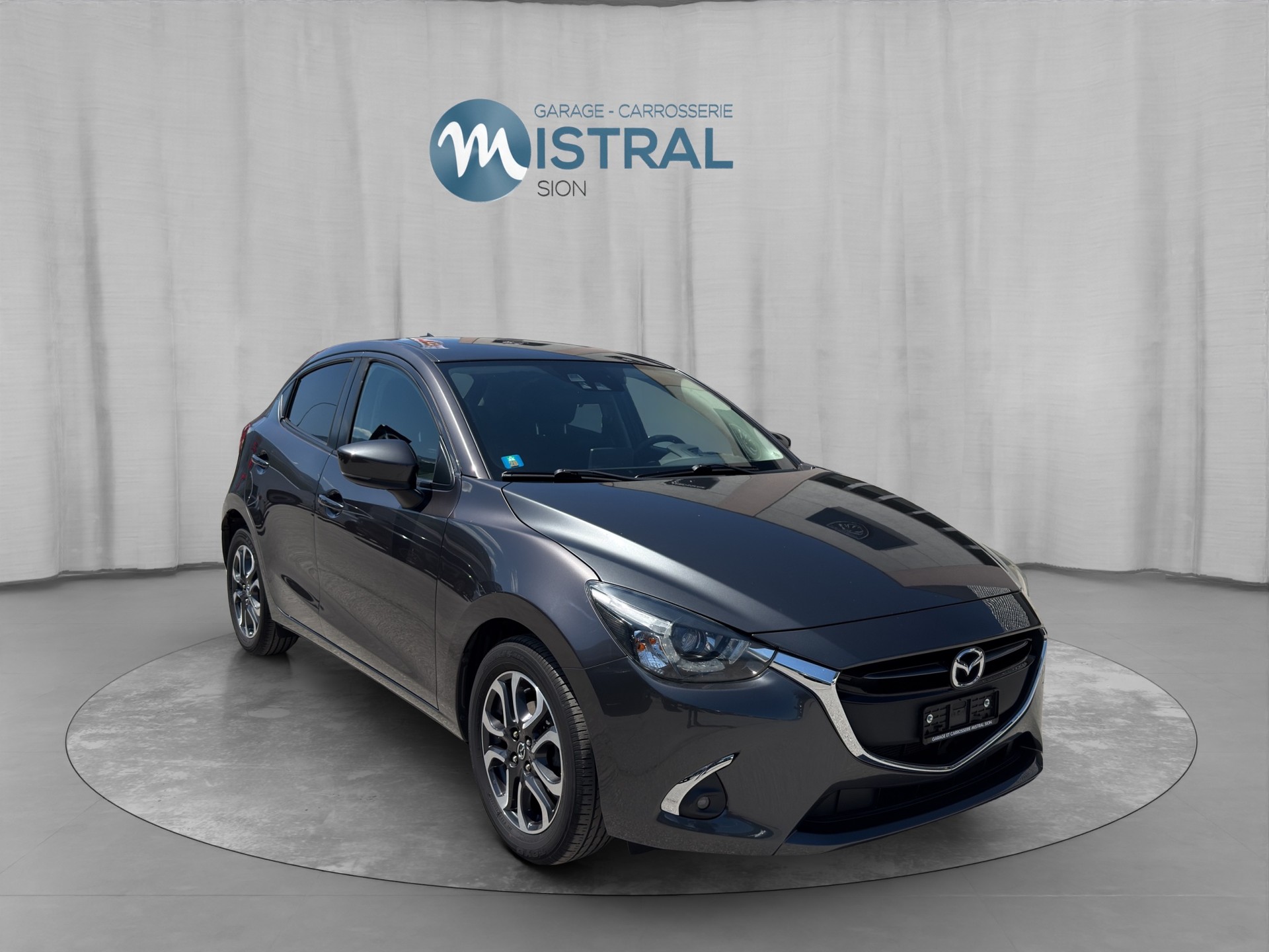 MAZDA 2 SKYACTIV-G 115 Revolution-image-6