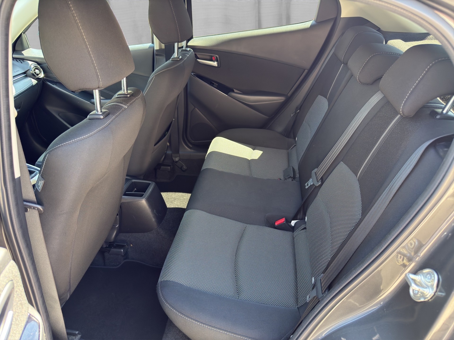 MAZDA 2 SKYACTIV-G 115 Revolution-image-14