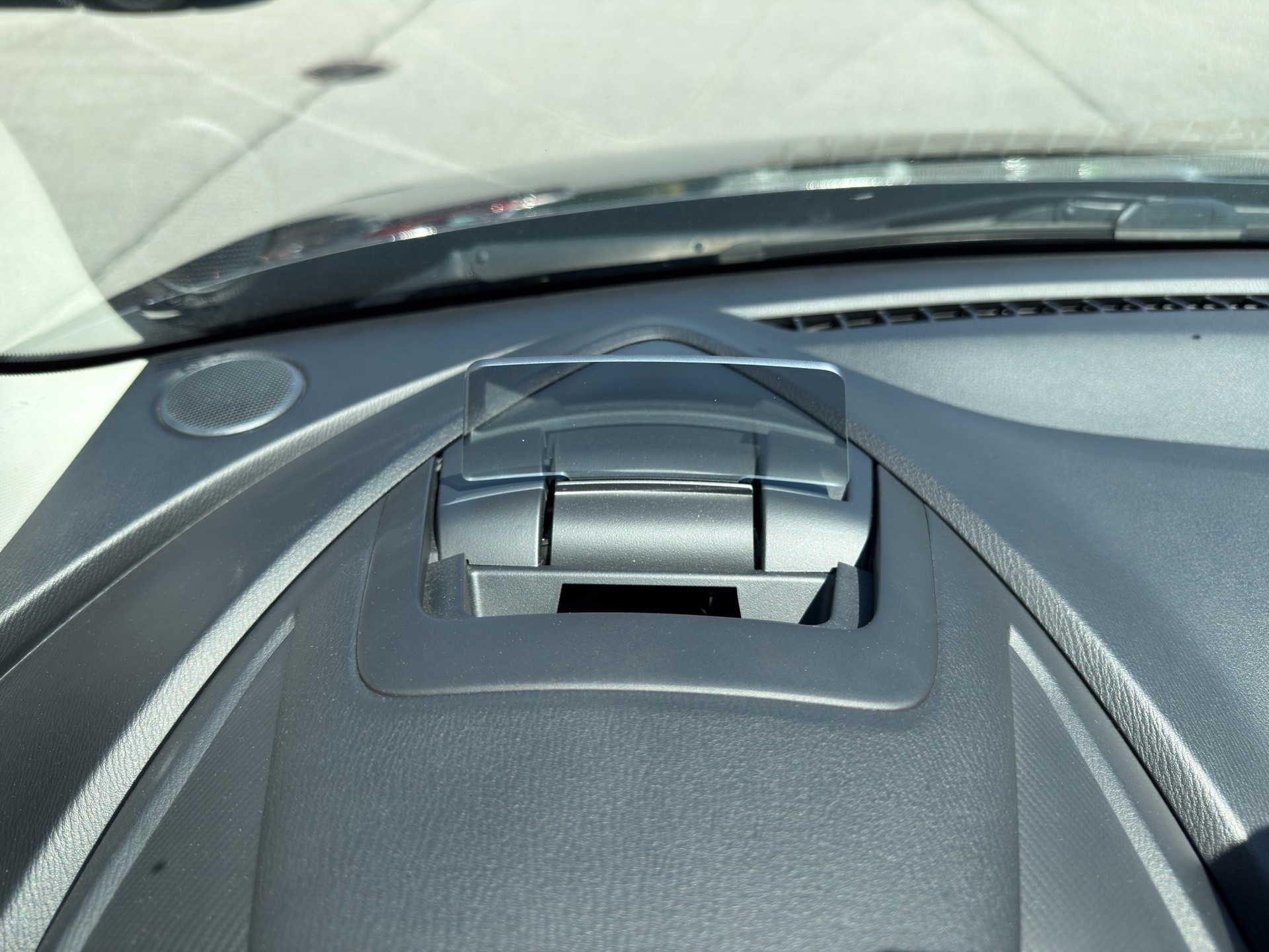MAZDA 2 SKYACTIV-G 115 Revolution-image-13