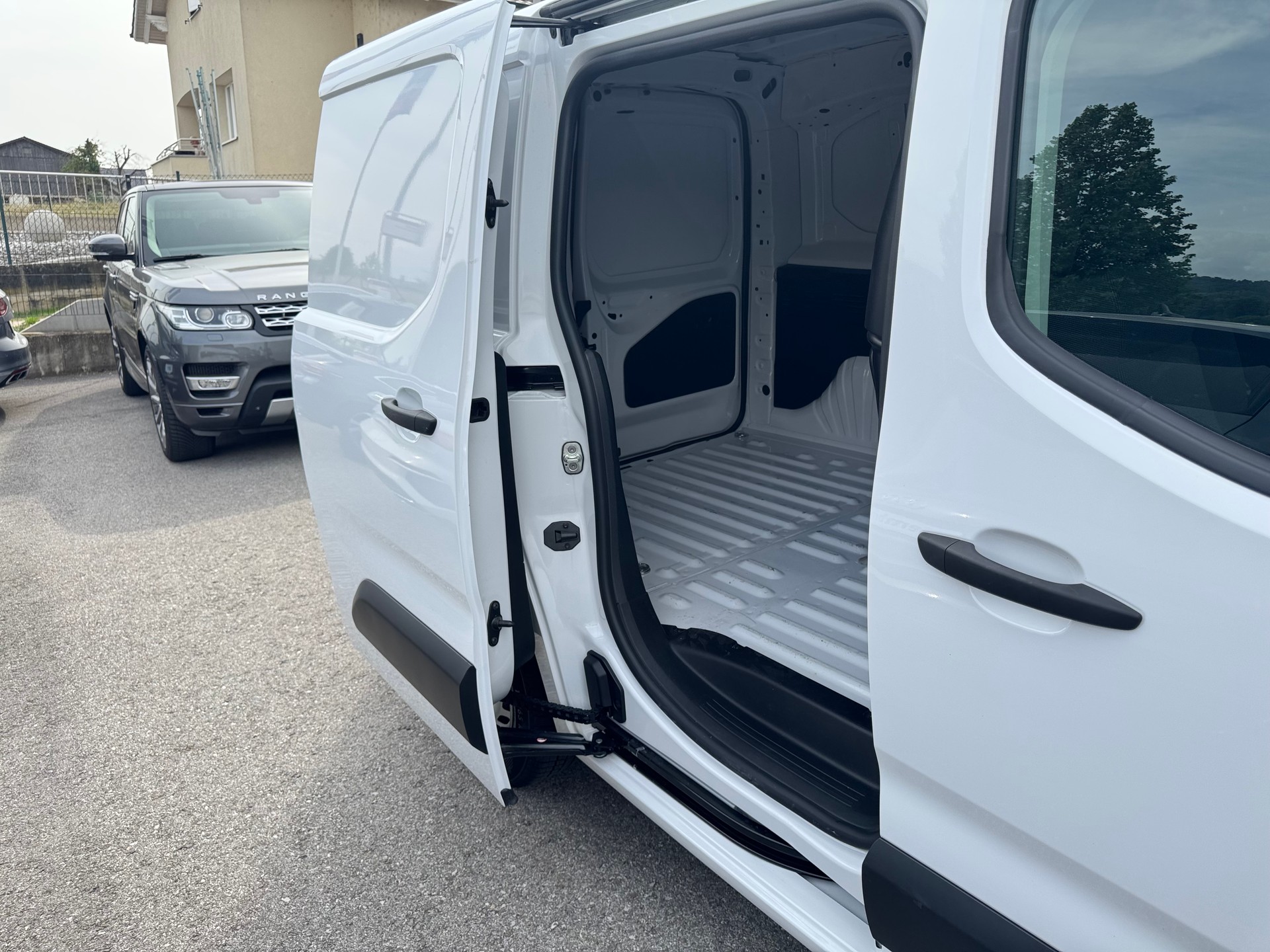 OPEL Combo Cargo 1.5 start/stop-image-10