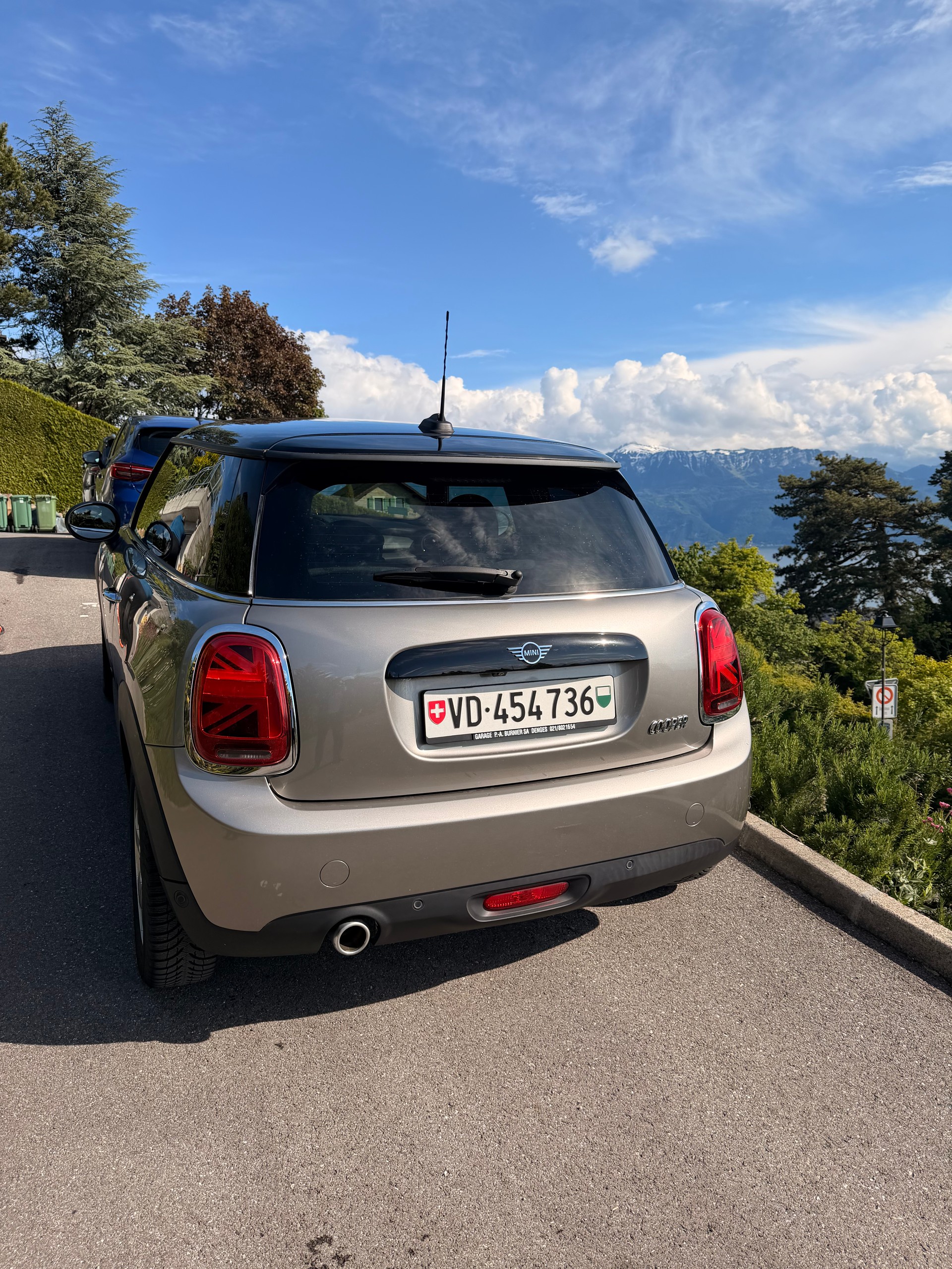 MINI 1.5i Cooper-image-2