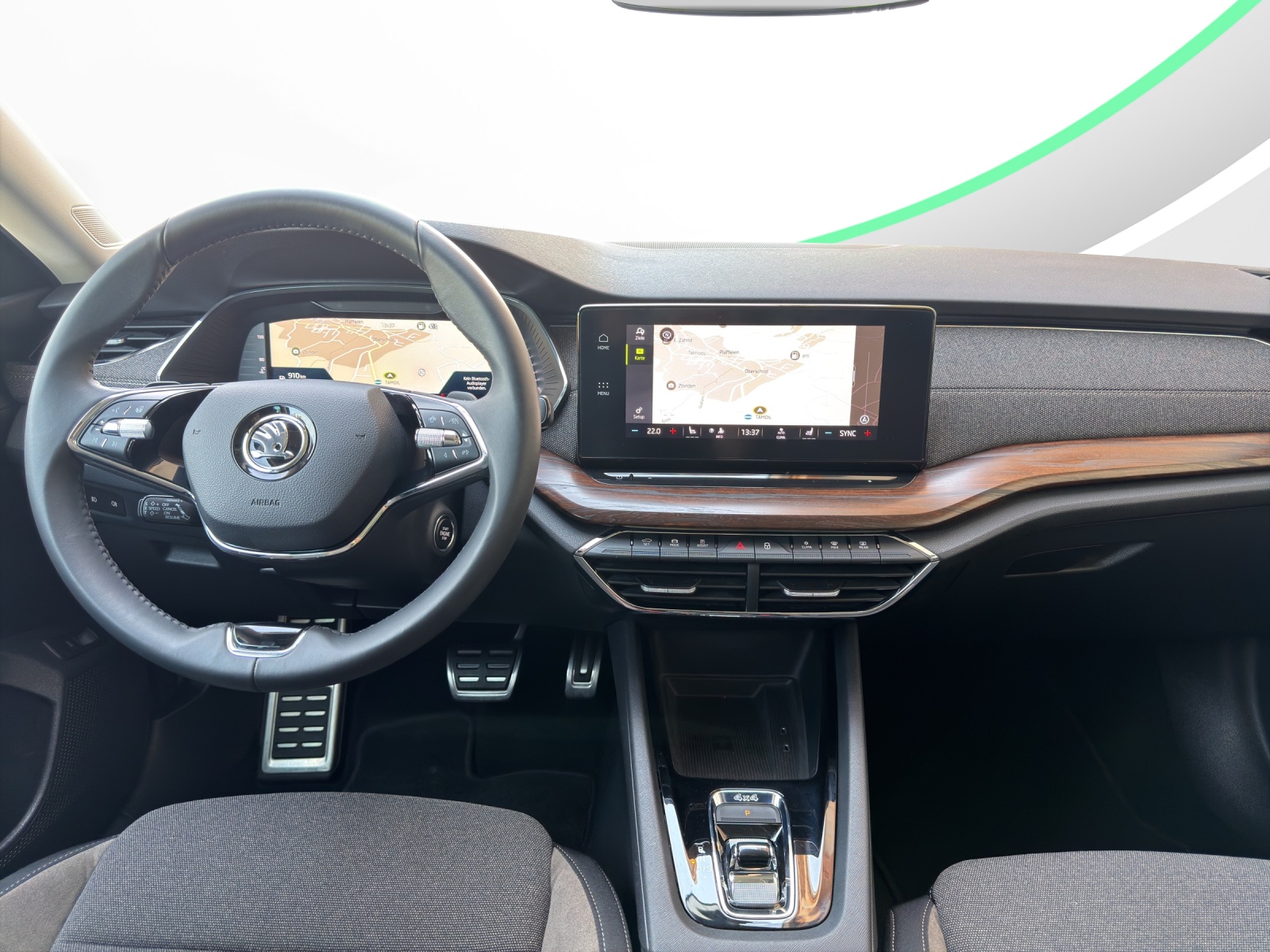 SKODA Octavia Combi 2.0 TDI DSG Scout 4x4-image-9