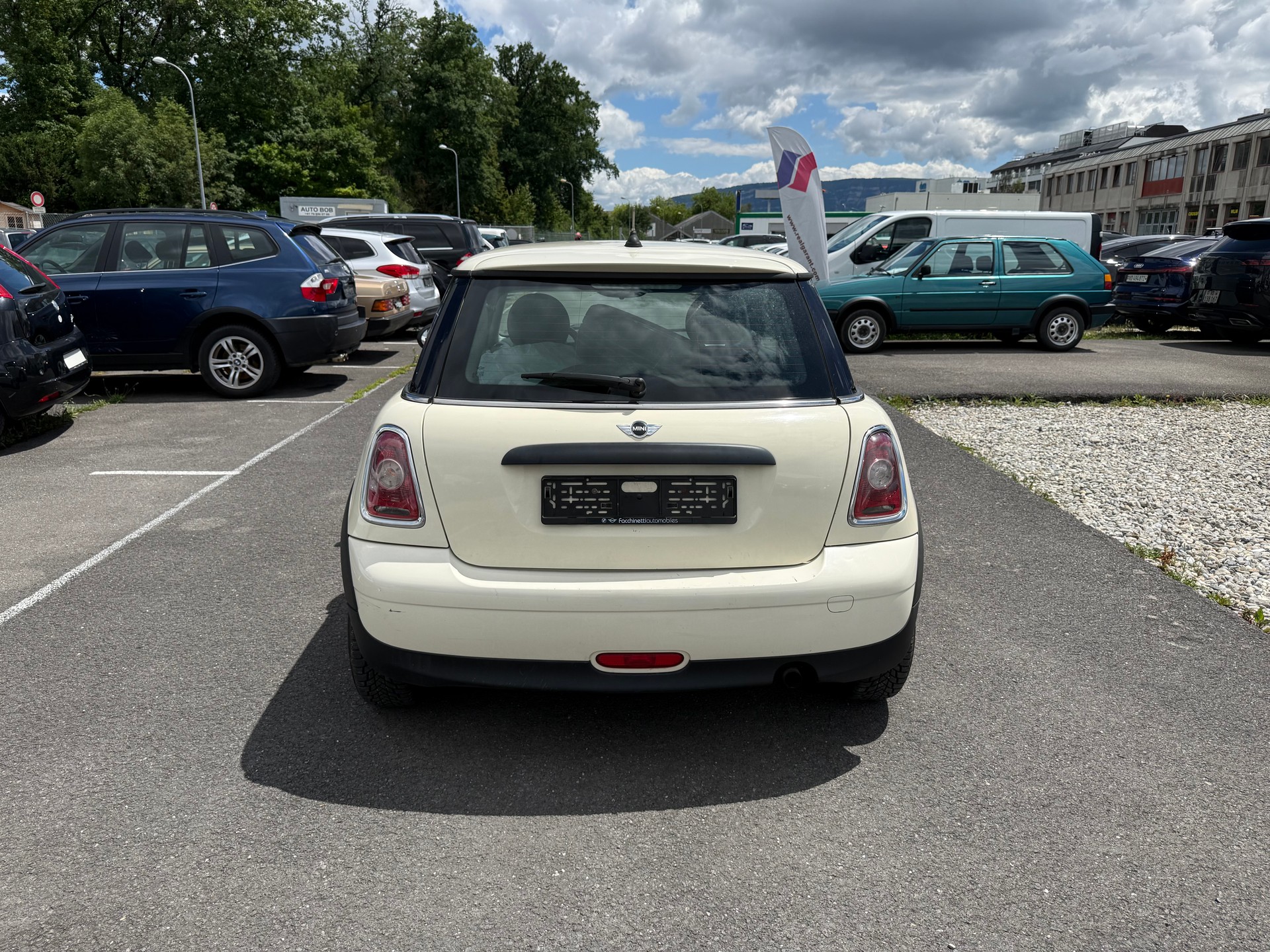 MINI One-image-3