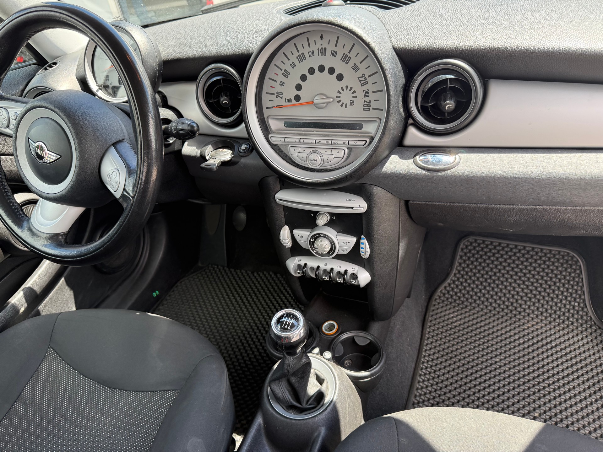 MINI One-image-9