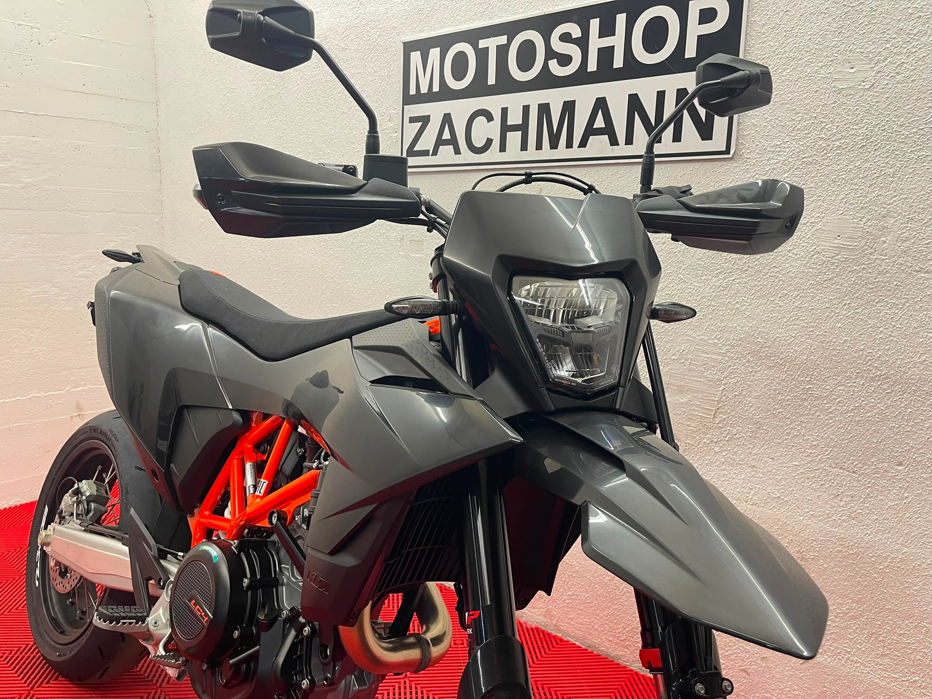 KTM 690 SMC-R-image-5