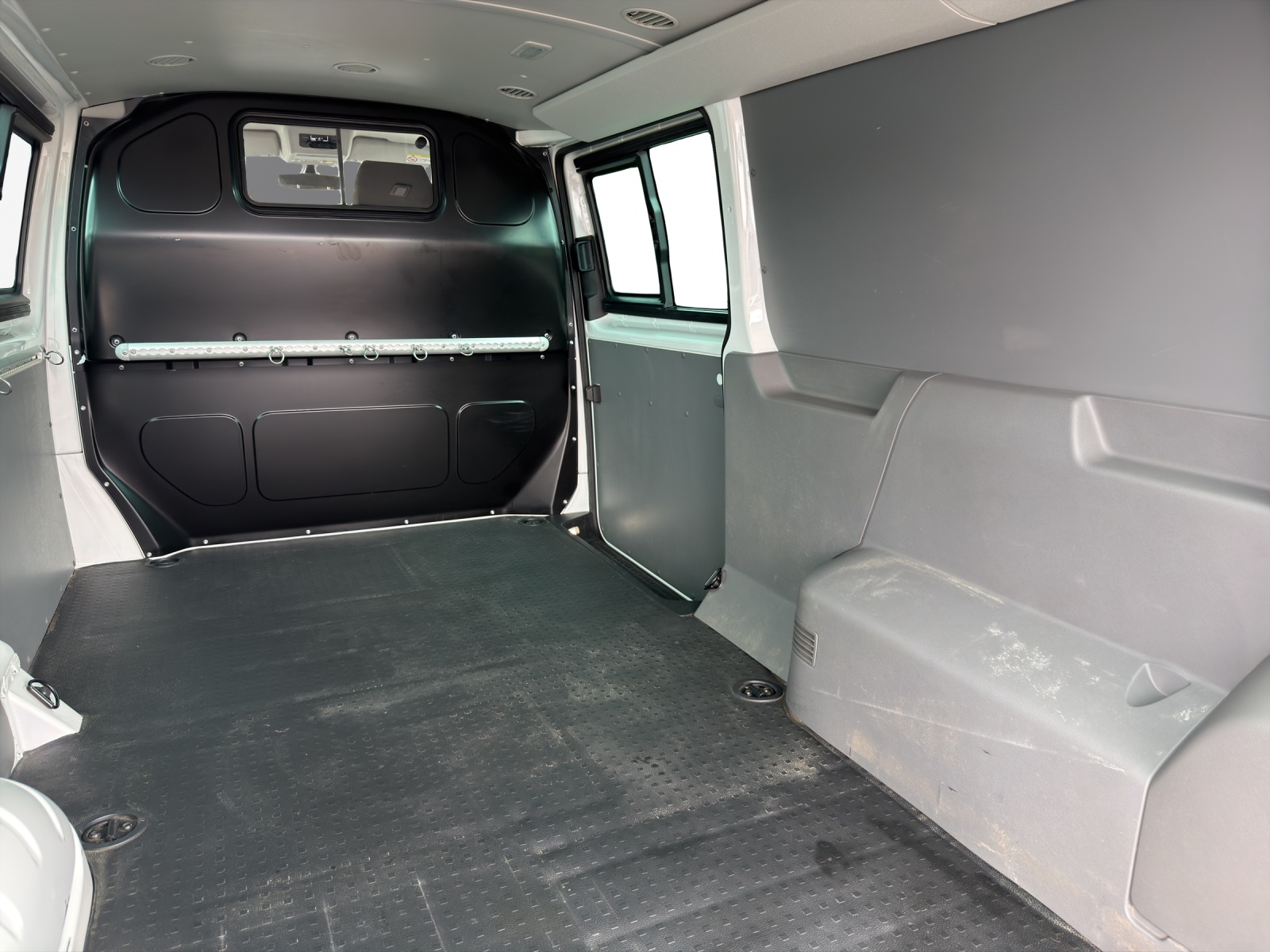 VW T6.1 2.0 TDI DSG-image-13