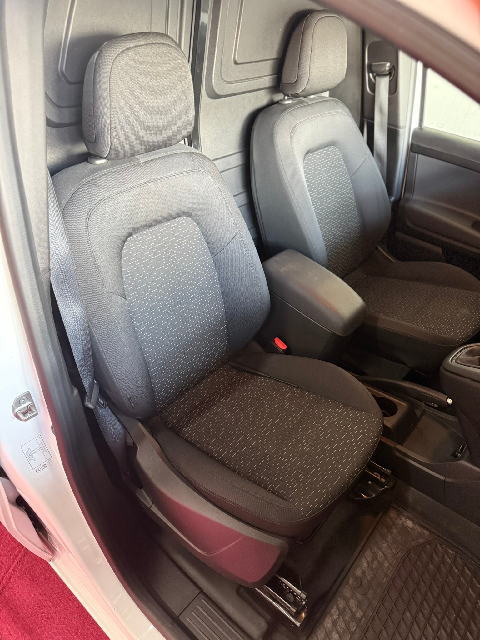 MERCEDES-BENZ Citan 108 CDI Base-image-13