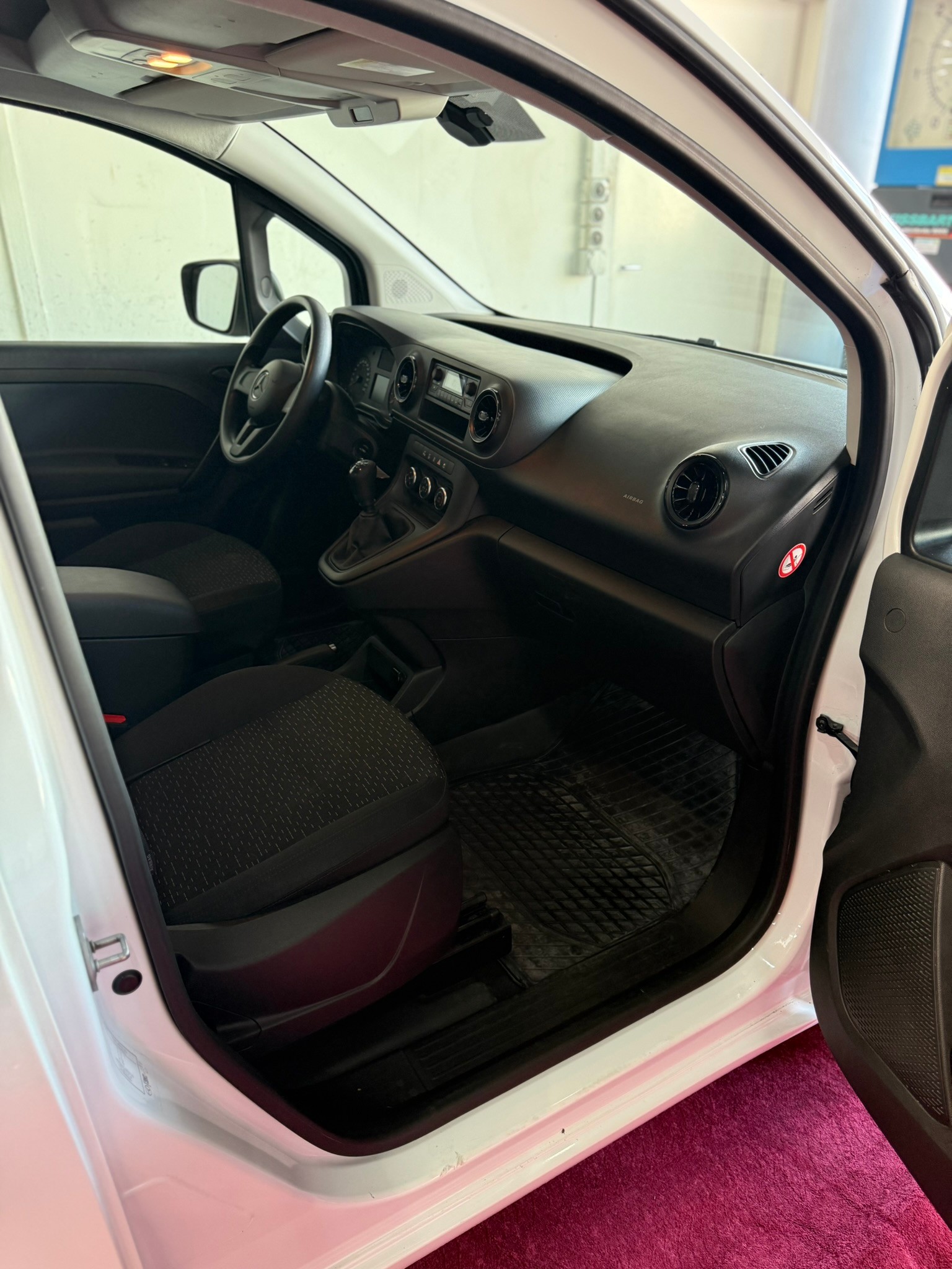 MERCEDES-BENZ Citan 108 CDI Base-image-14