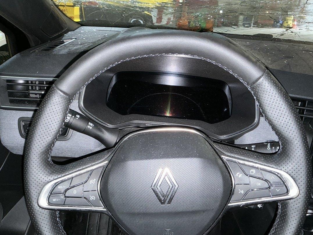 RENAULT Clio 1.6 E-Tech Generation-image-5