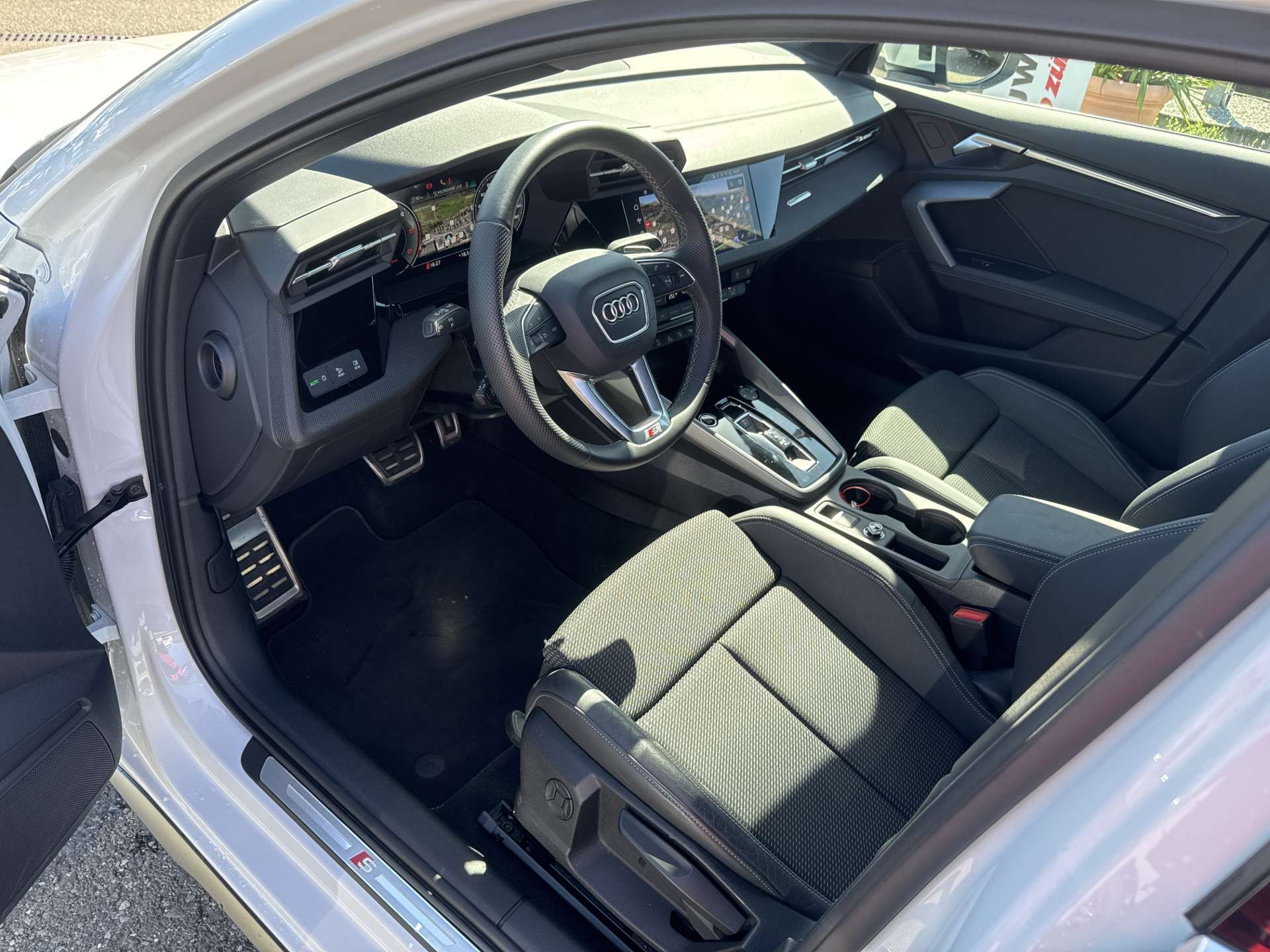 AUDI A3 Limousine 35 TDi S-Line S-Tronic Automat-image-5
