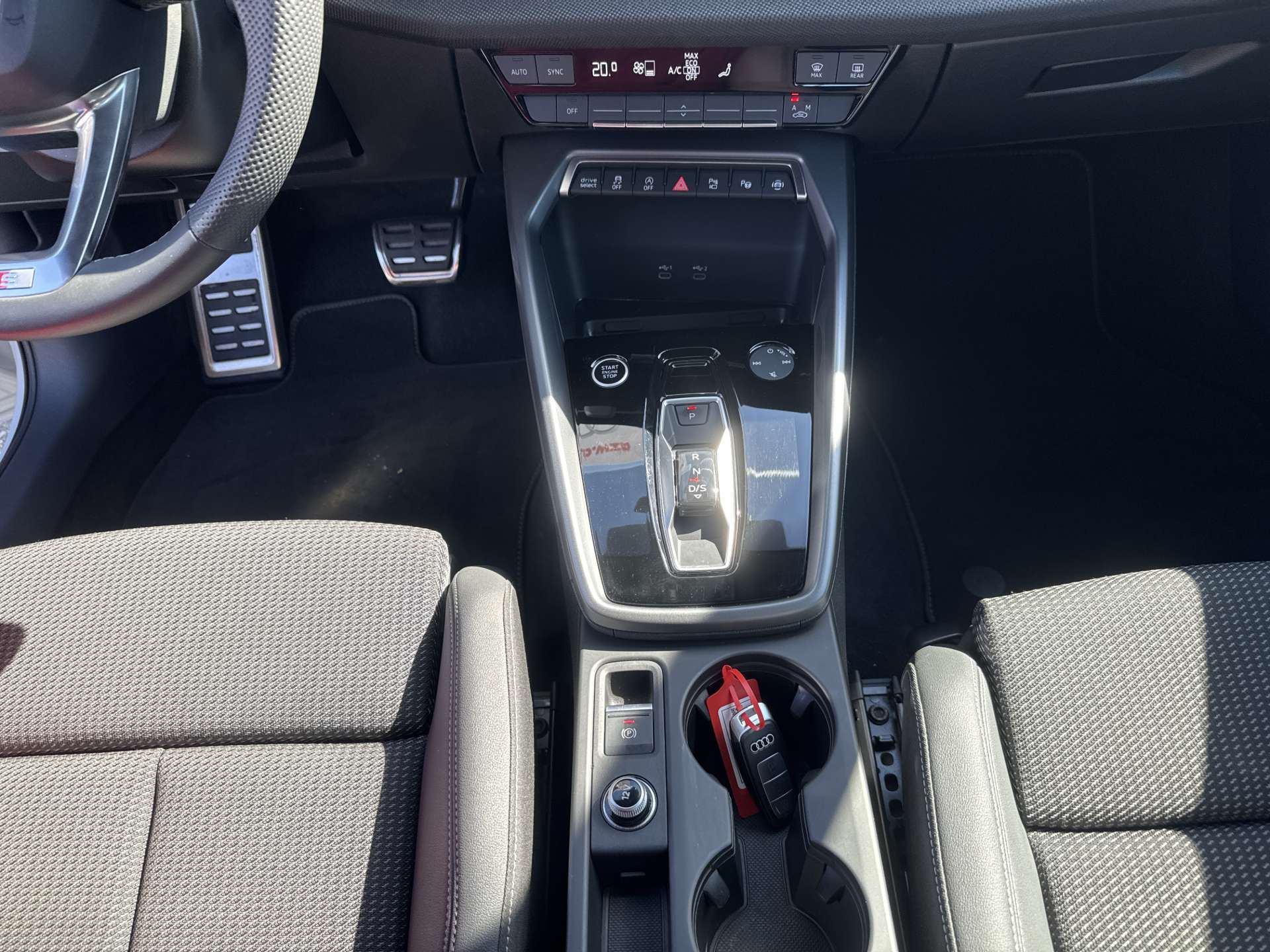 AUDI A3 Limousine 35 TDi S-Line S-Tronic Automat-image-11