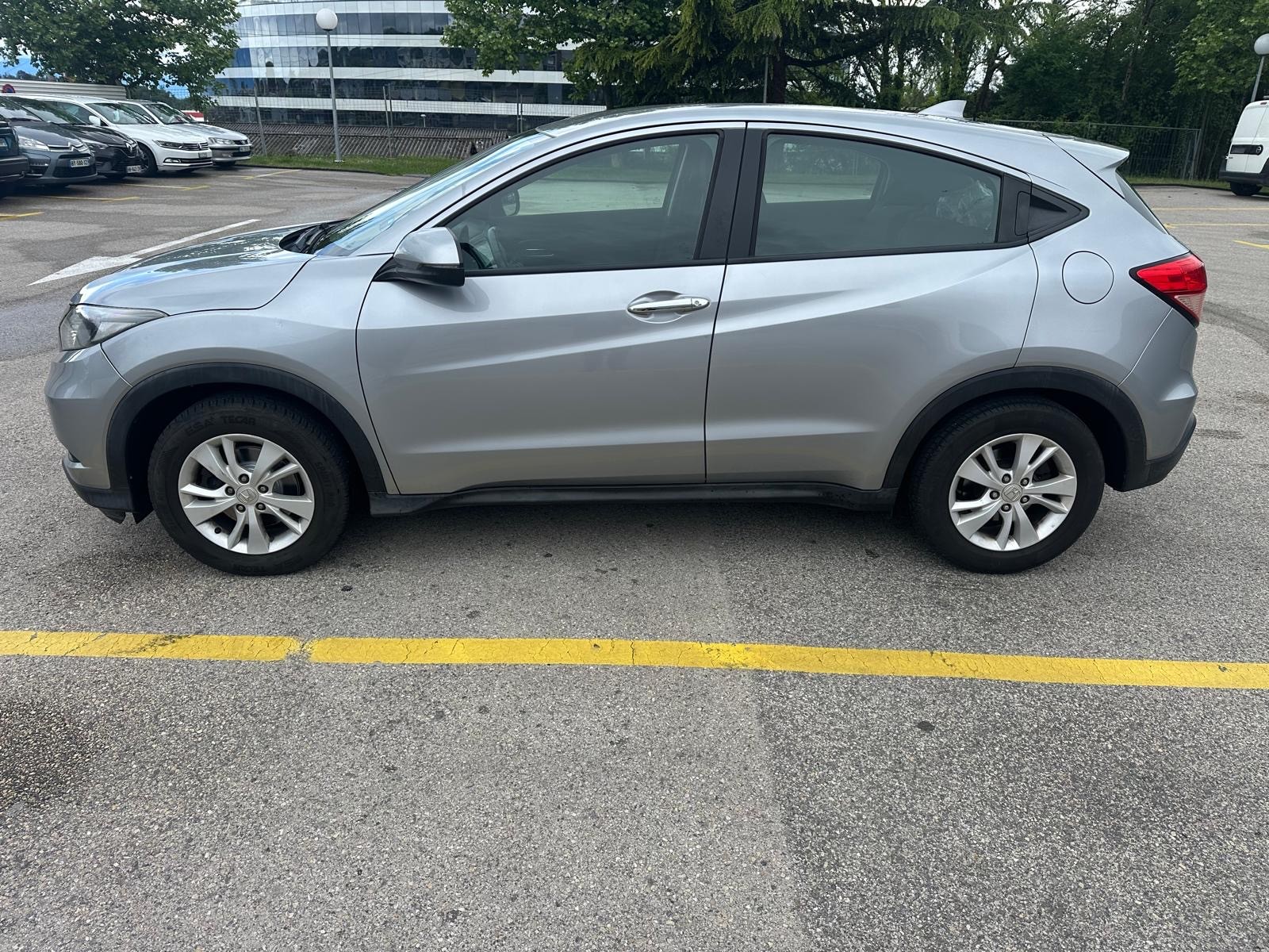 HONDA HR-V 1.5i-VTEC Elegance-image-2