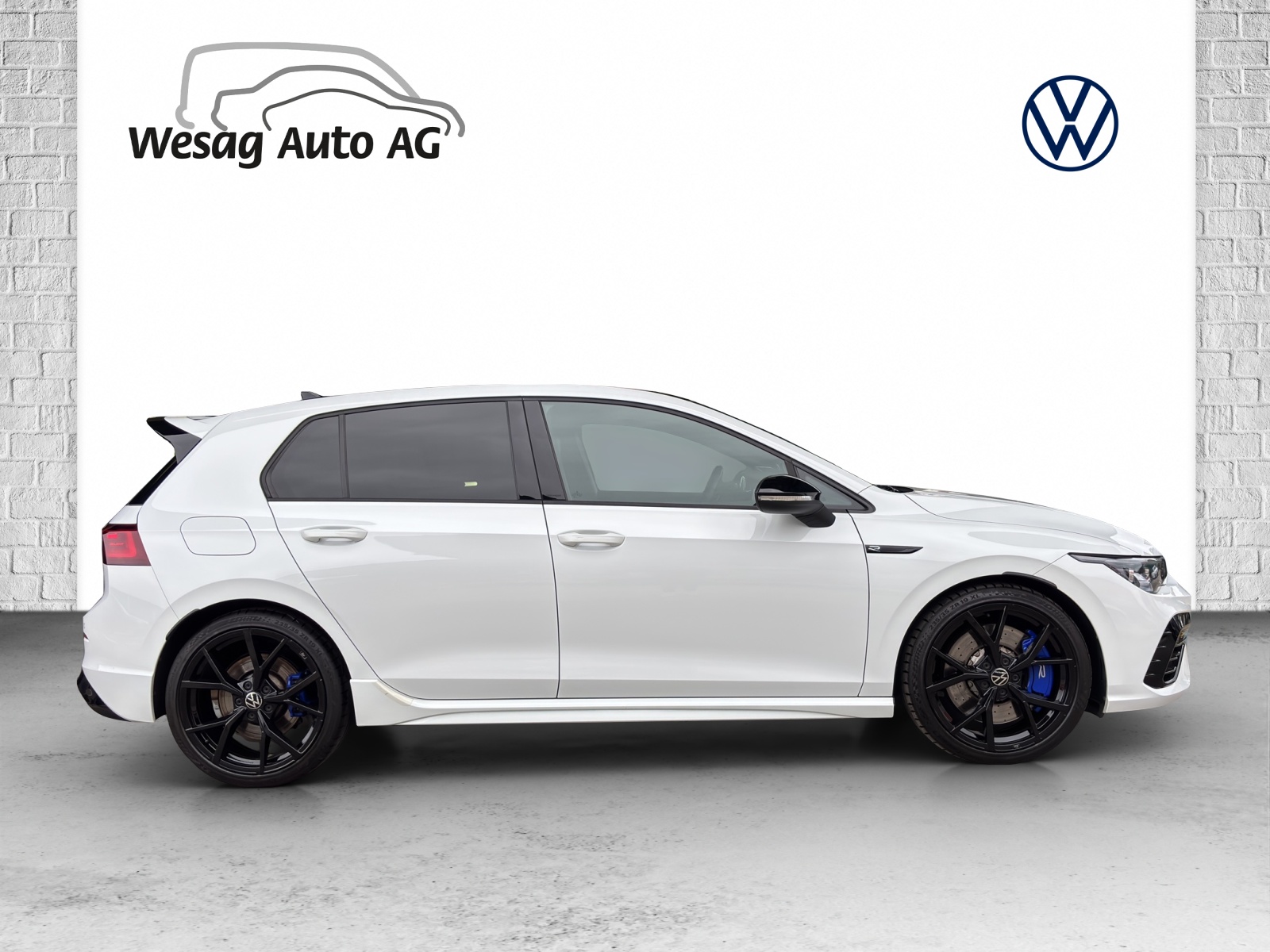VW Golf 2.0 TSI R DSG 4Motion-image-1
