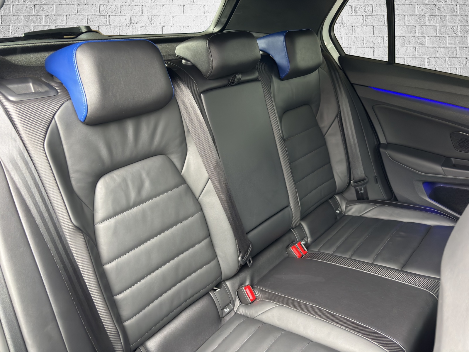 VW Golf 2.0 TSI R DSG 4Motion-image-14