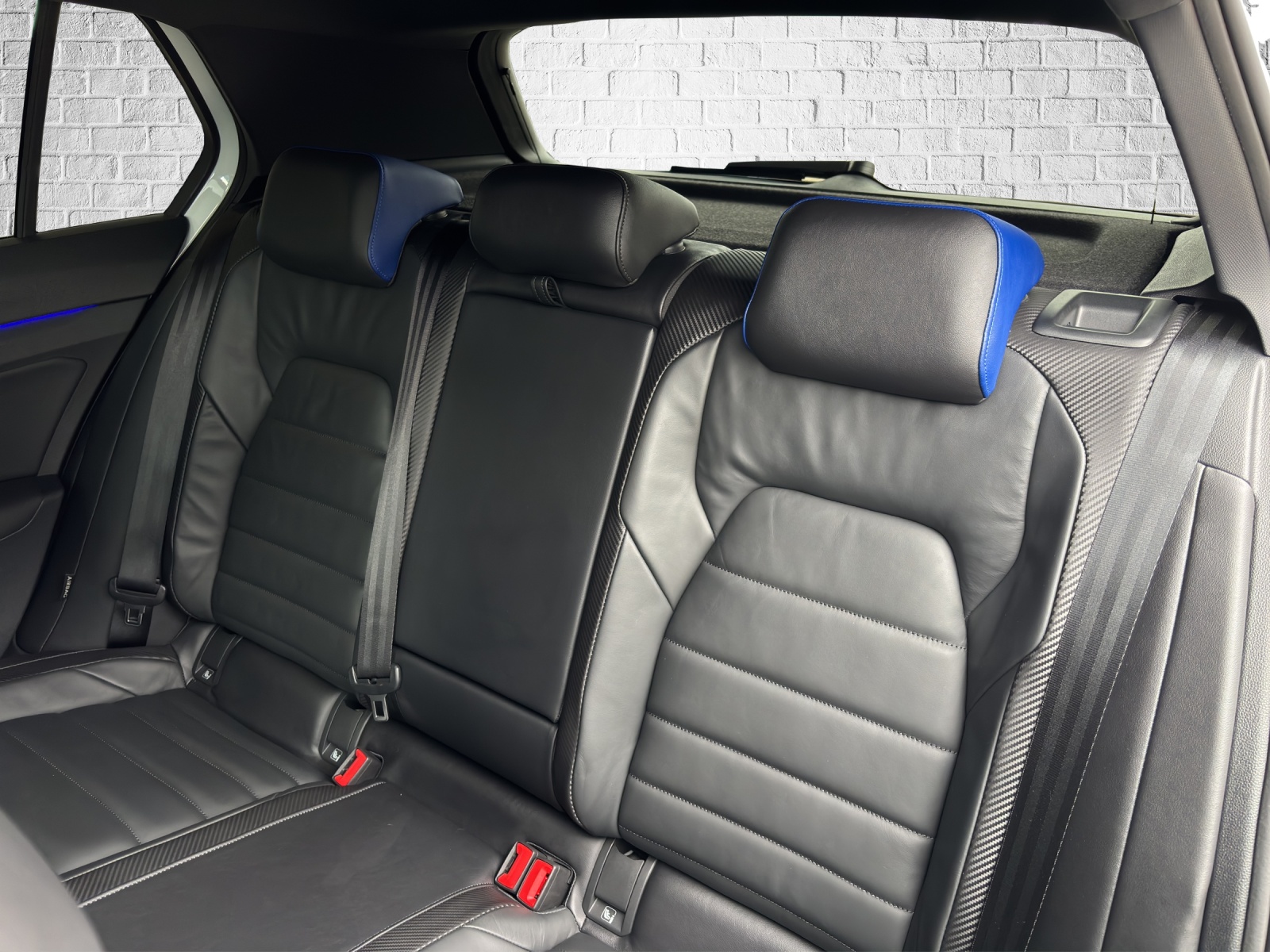 VW Golf 2.0 TSI R DSG 4Motion-image-15