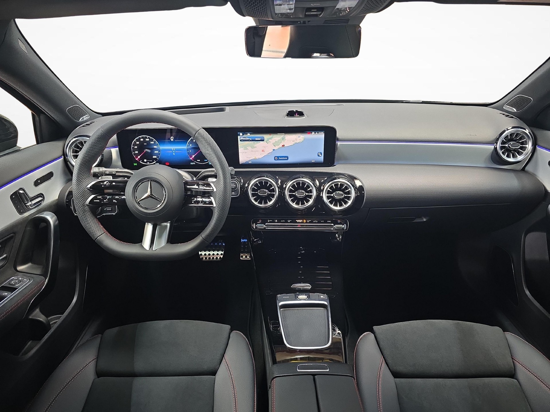 MERCEDES-BENZ A 200 Night Star AMG Line-image-6