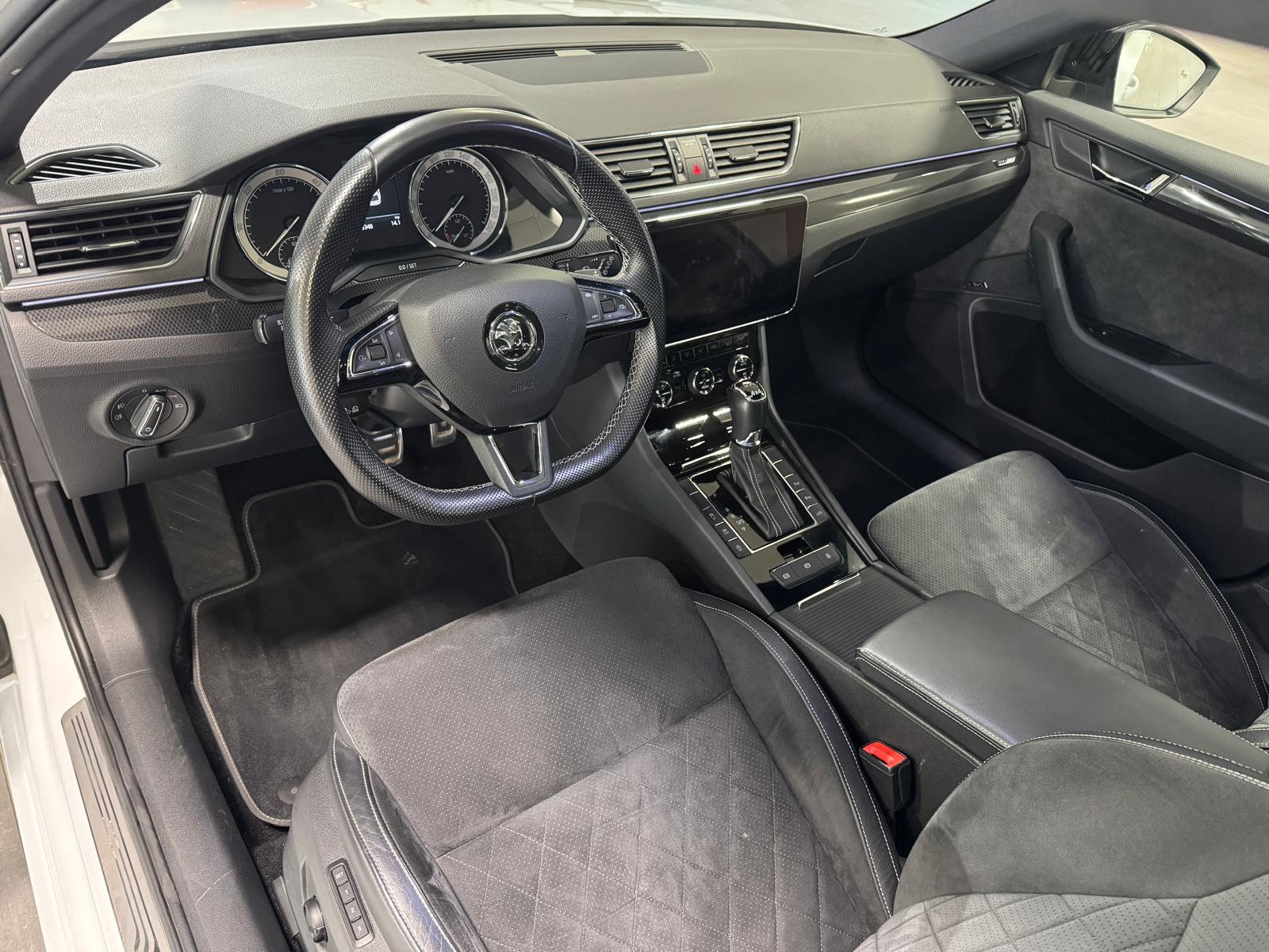 SKODA Superb Combi 2.0 TDI 190 SportLine+ 4x4 DSG-image-9