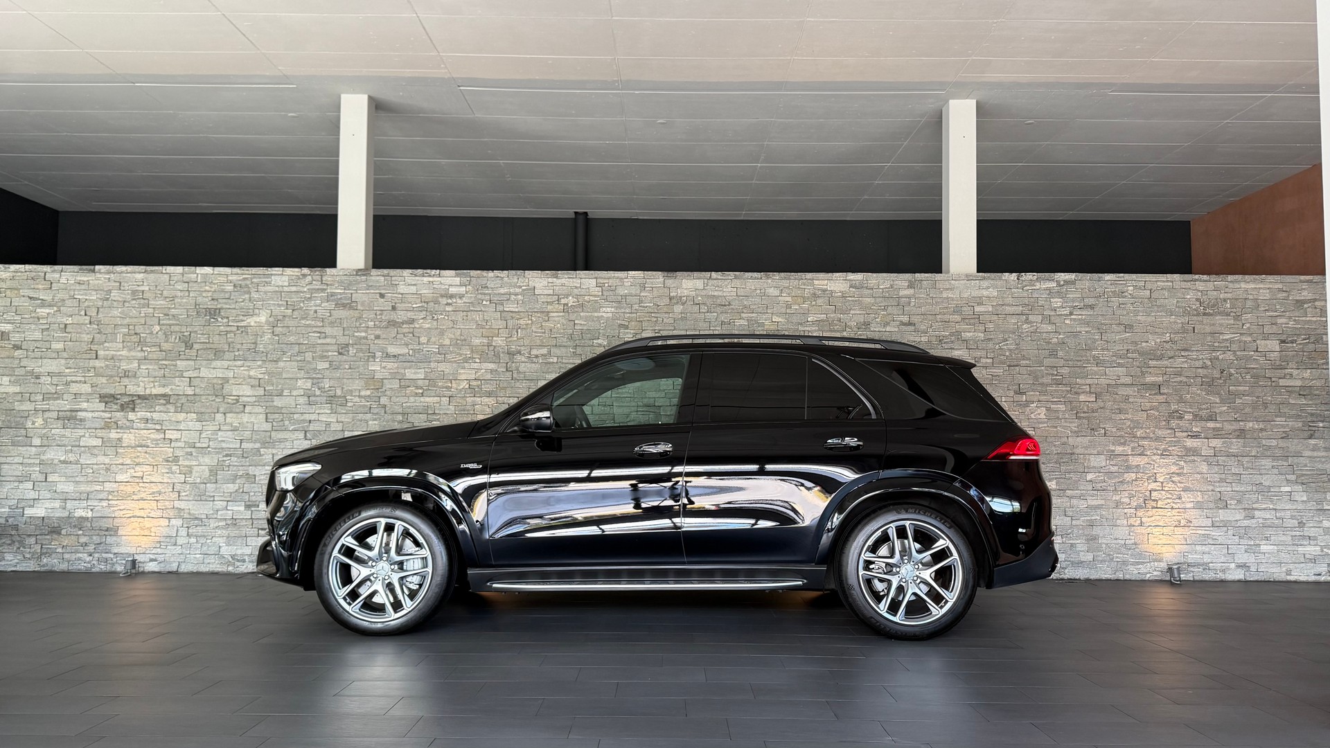 MERCEDES-BENZ GLE 53 AMG 4Matic+ 9G-Speedshift-image-1