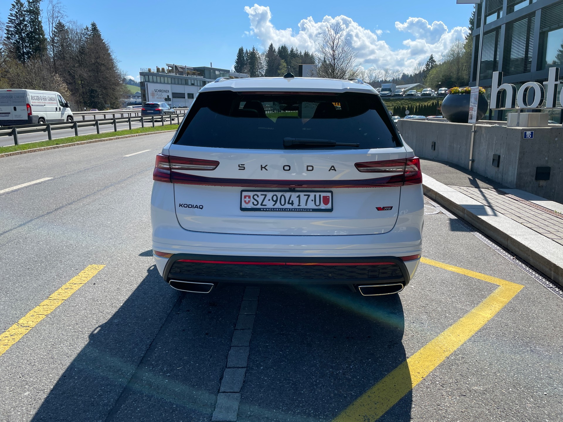 SKODA Kodiaq 2.0 TSI RS 4x4, 7-Sitzer, Standheizung, AHK, Head-up-image-5