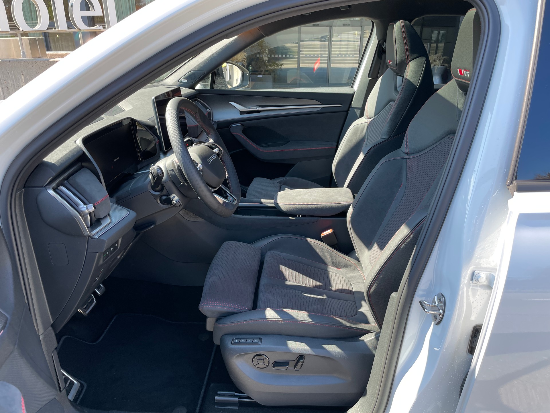 SKODA Kodiaq 2.0 TSI RS 4x4, 7-Sitzer, Standheizung, AHK, Head-up-image-15