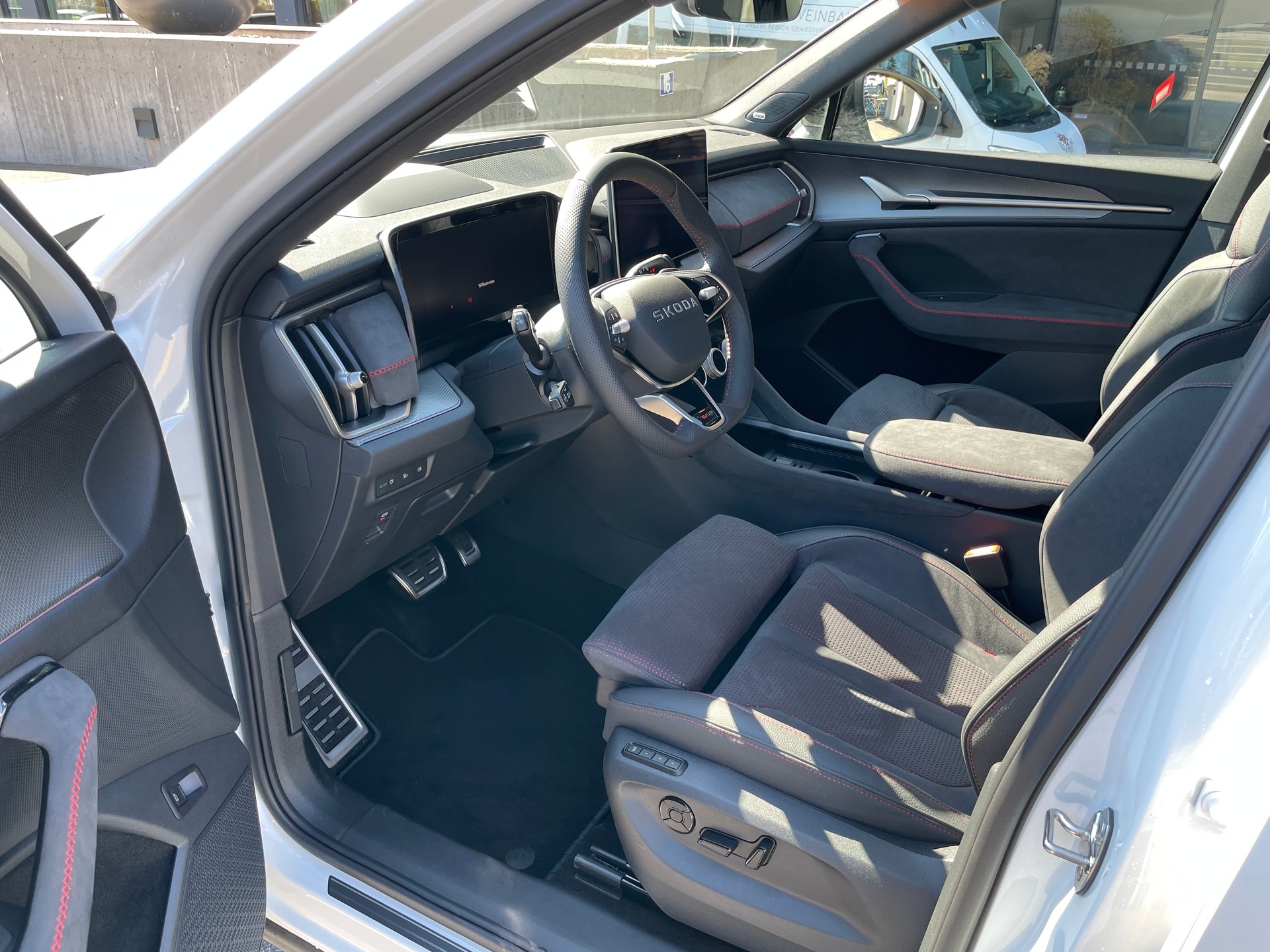 SKODA Kodiaq 2.0 TSI RS 4x4, 7-Sitzer, Standheizung, AHK, Head-up-image-13