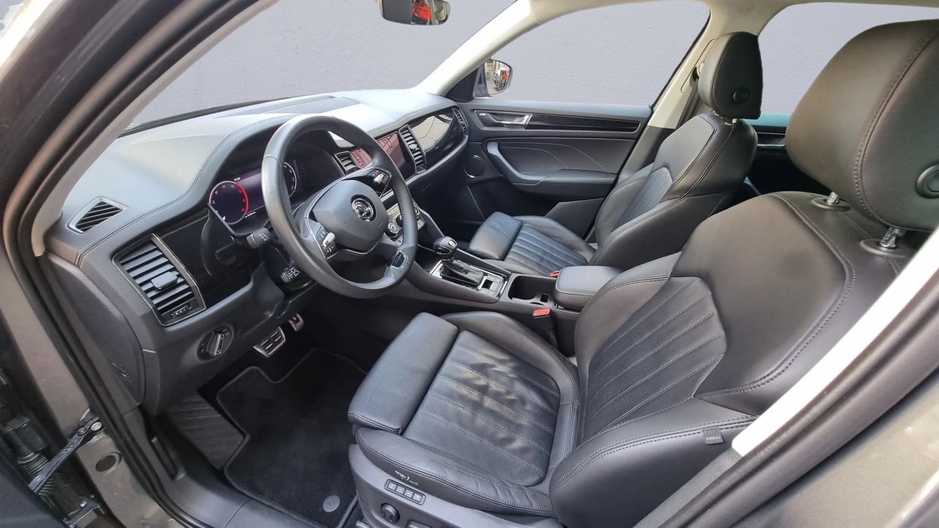 SKODA Kodiaq 2.0 TDI CR Style 4x4 DSG-image-8