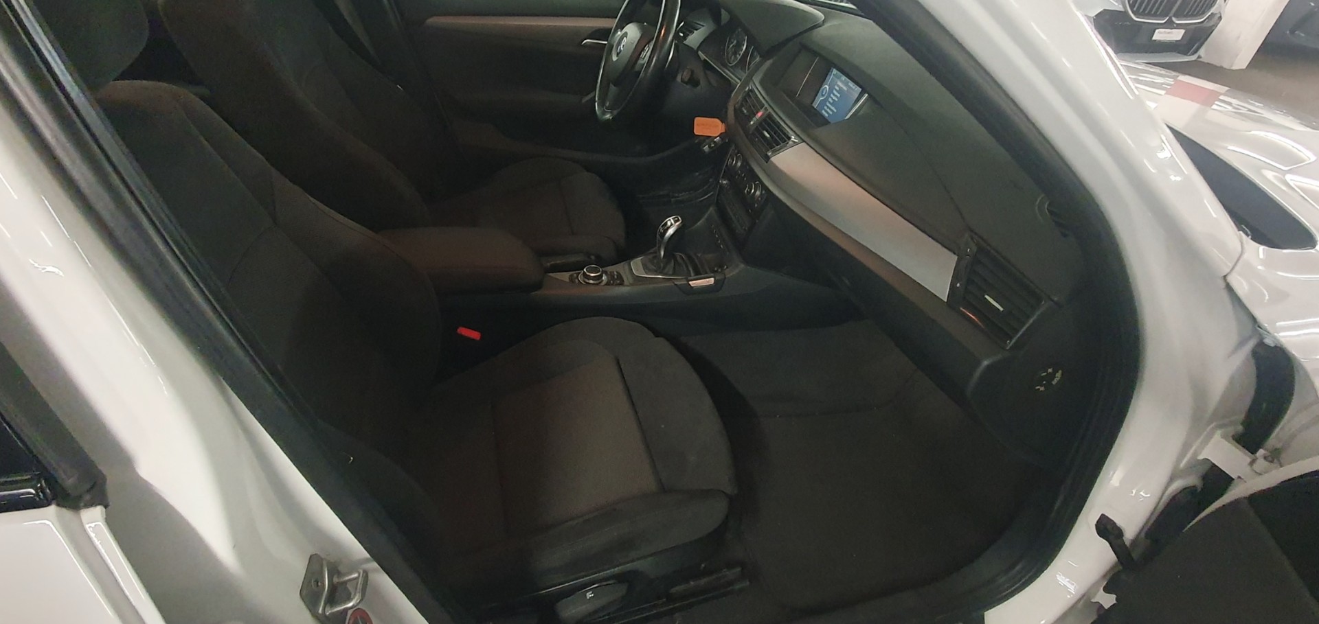 BMW X1 xDrive 20d Steptronic-image-12