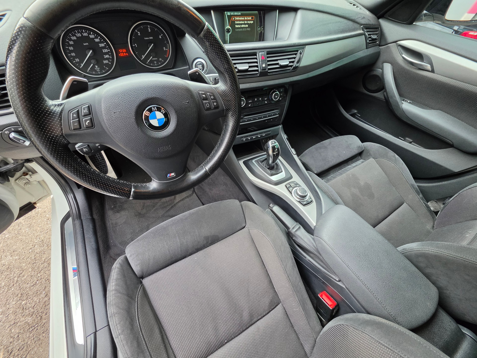 BMW X1 xDrive 20d Steptronic-image-13