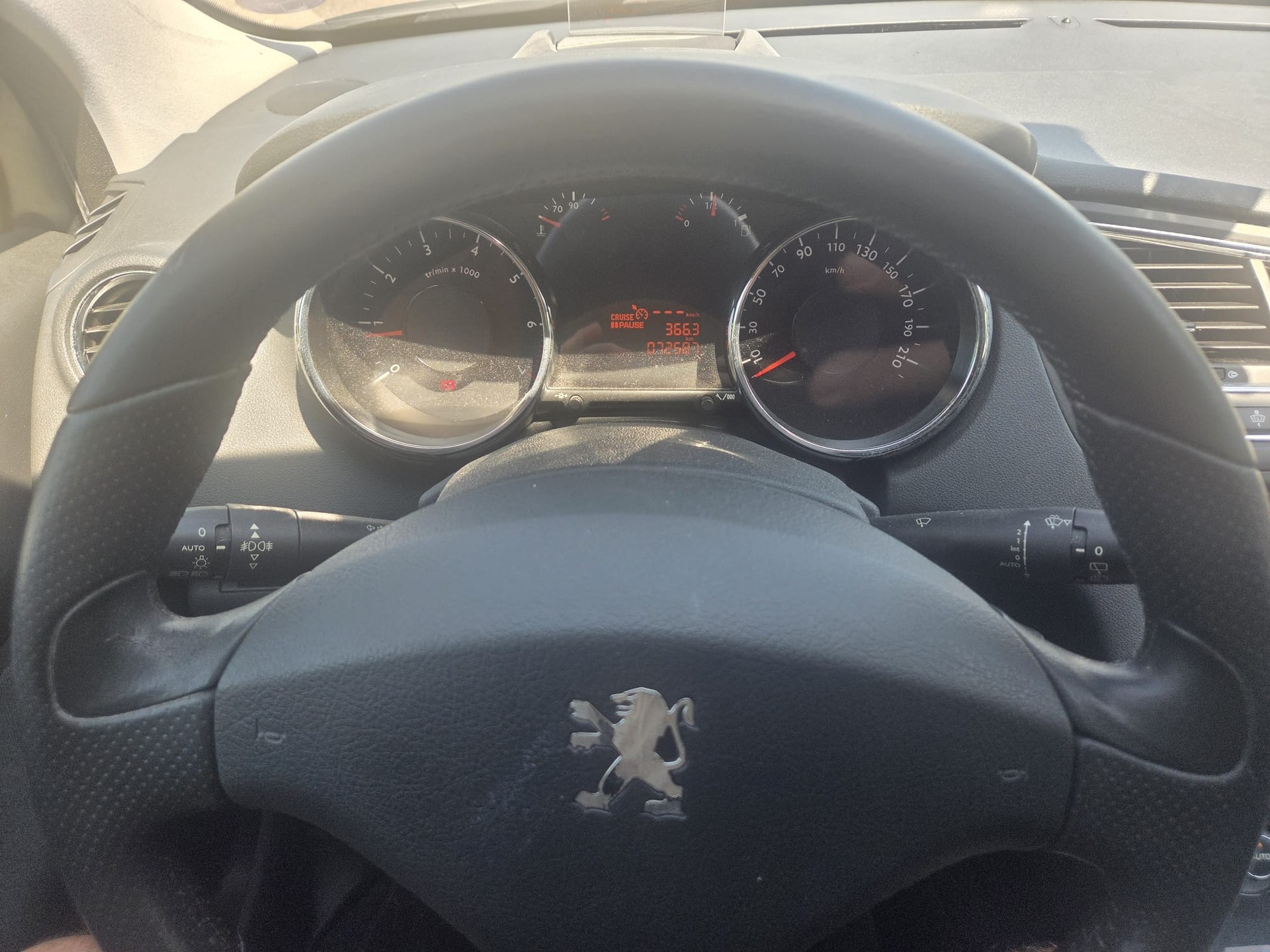 PEUGEOT 5008 1.6 16V T Family ** 7 PLACES ** Expertisé ** Ab MFK 11.25-image-6