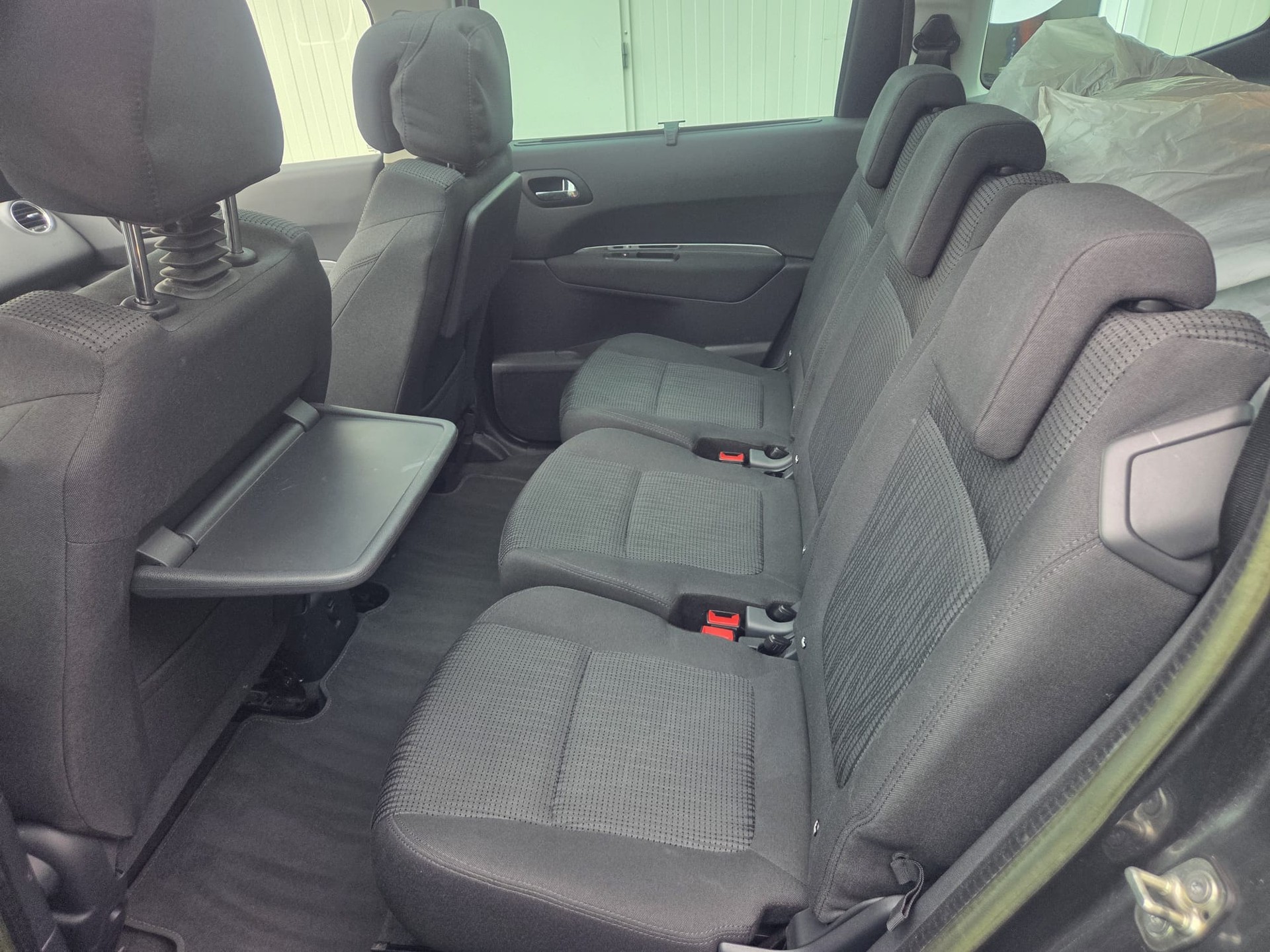 PEUGEOT 5008 1.6 16V T Family ** 7 PLACES ** Expertisé ** Ab MFK 11.25-image-10