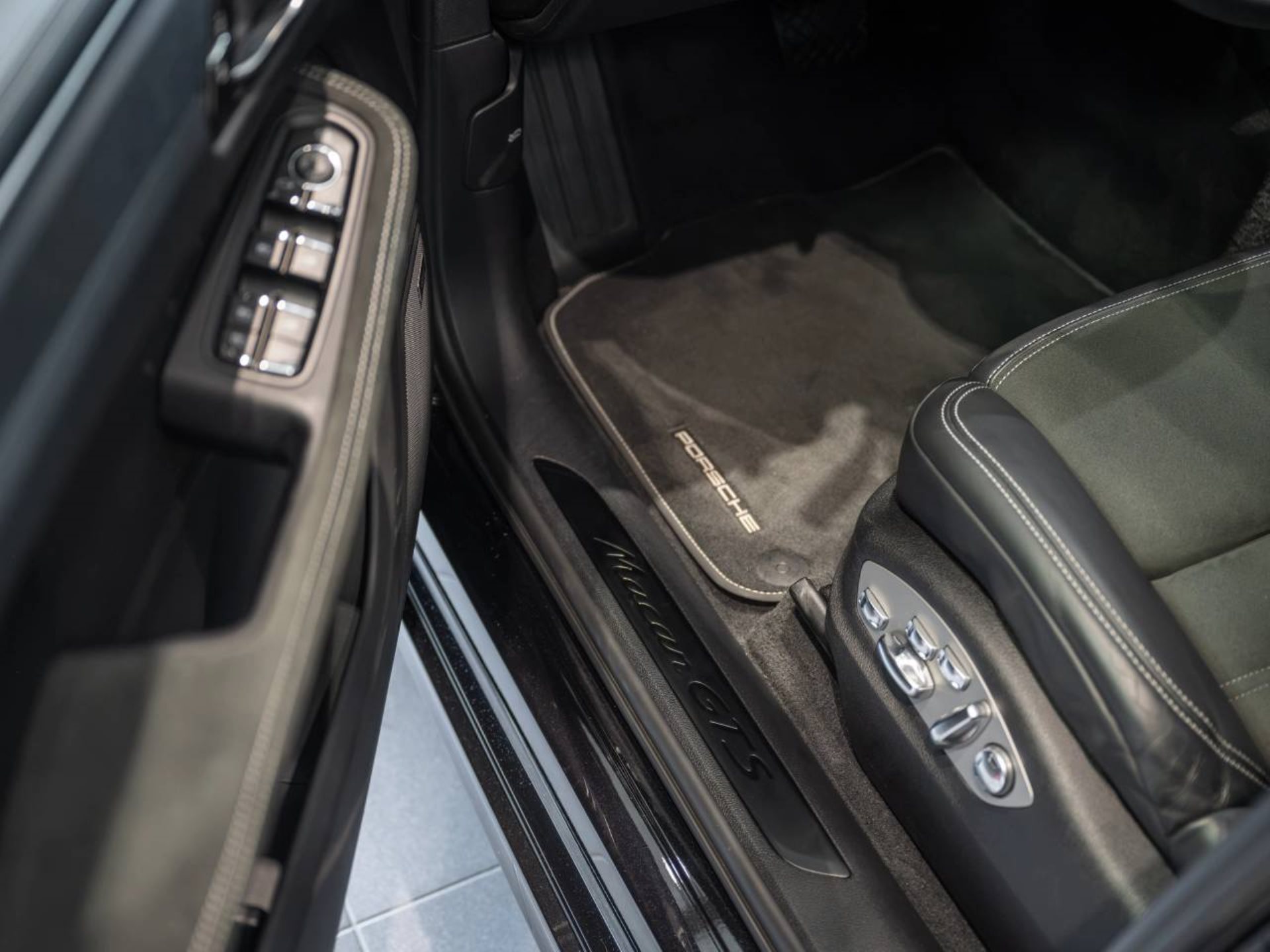 PORSCHE Macan GTS-image-20