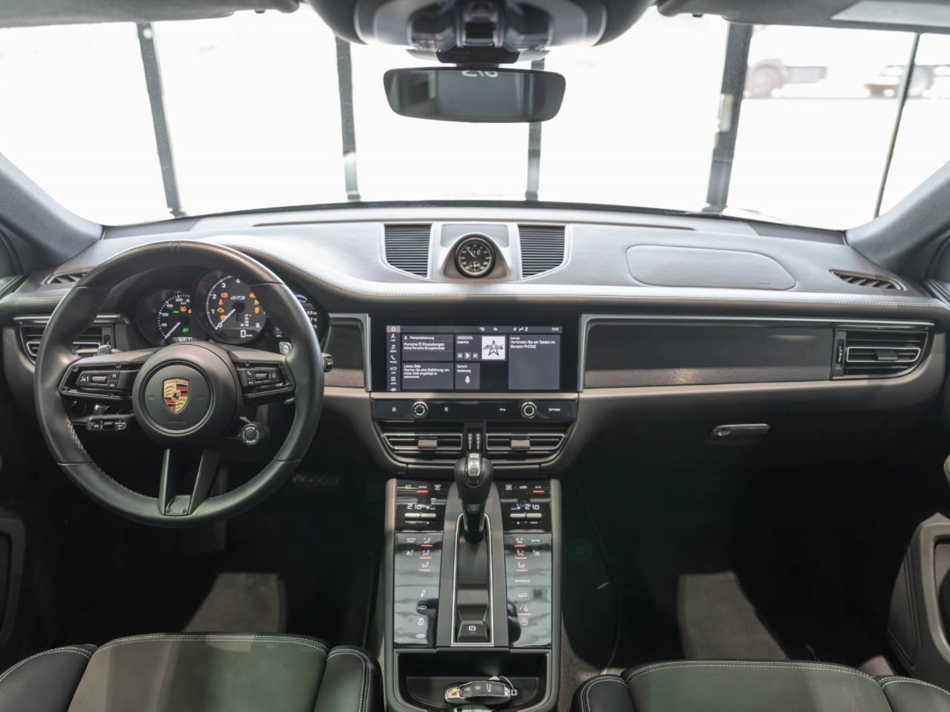 PORSCHE Macan GTS-image-14