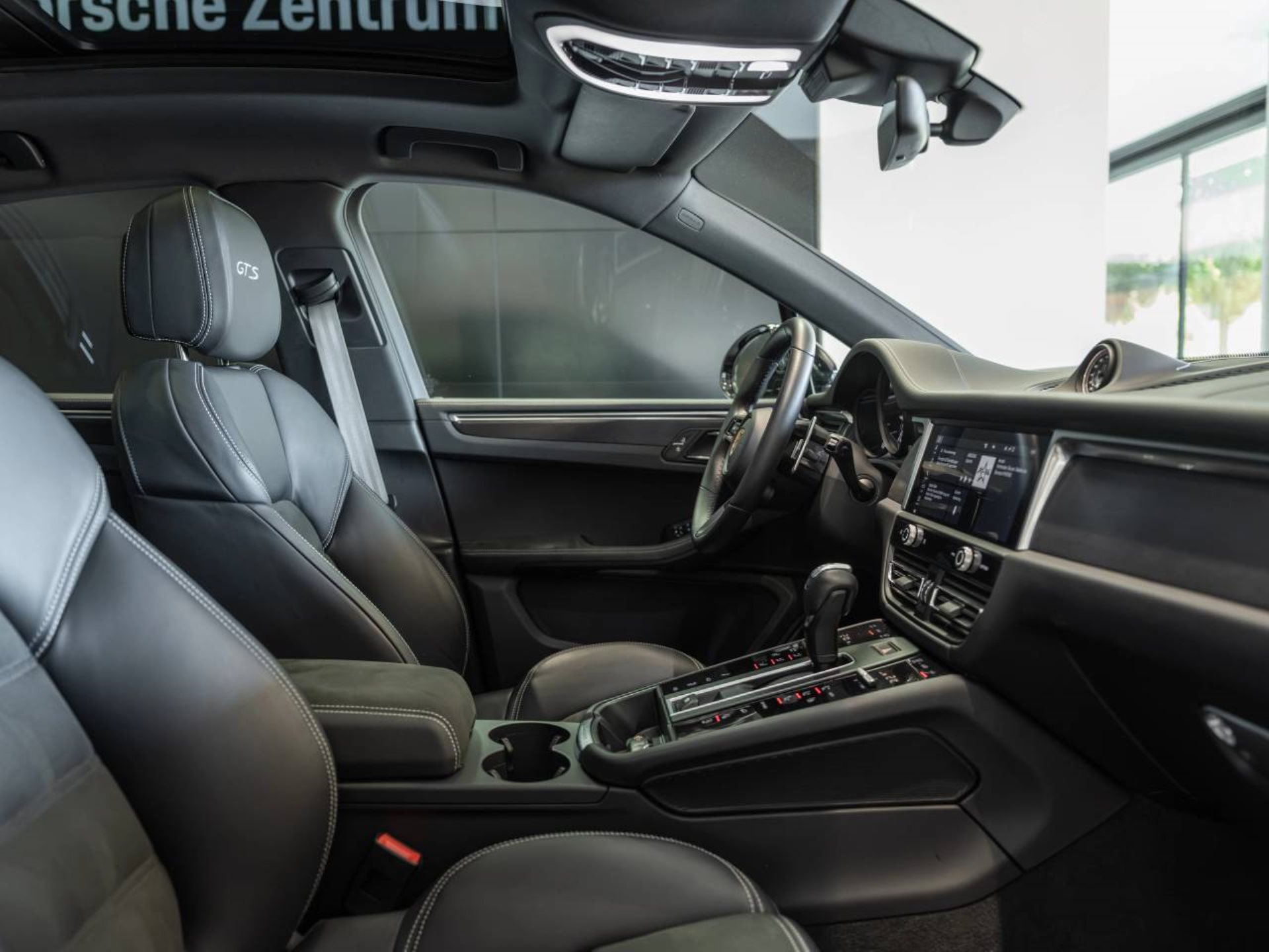 PORSCHE Macan GTS-image-17
