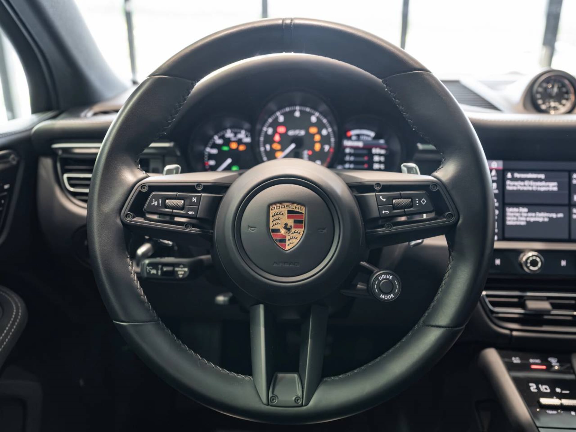 PORSCHE Macan GTS-image-12