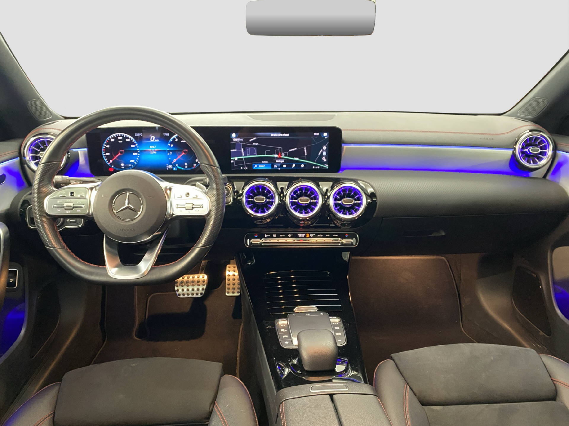 MERCEDES-BENZ CLA 200 AMG Line Shooting Brake-image-7