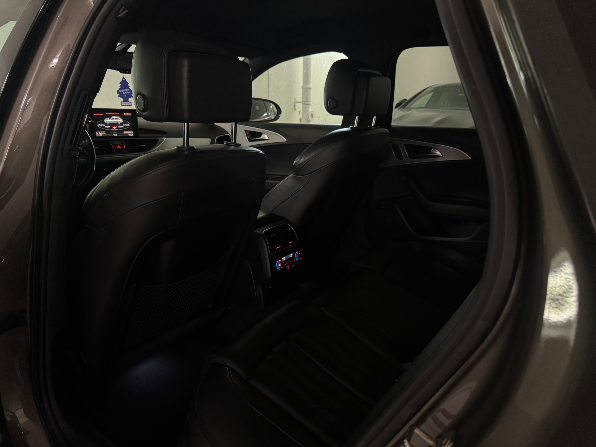 AUDI A6 Avant 3.0 TDI V6 quattro S-tronic S-Line-image-12