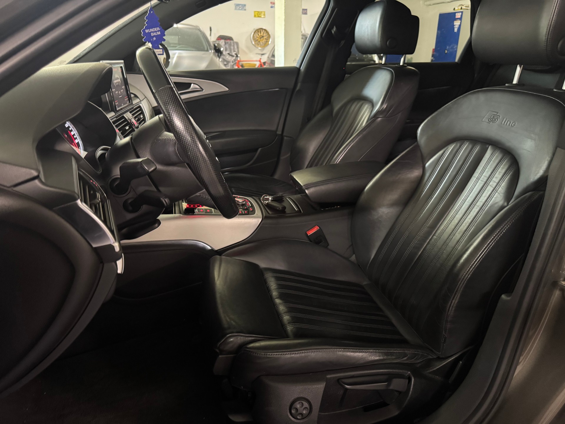 AUDI A6 Avant 3.0 TDI V6 quattro S-tronic S-Line-image-8