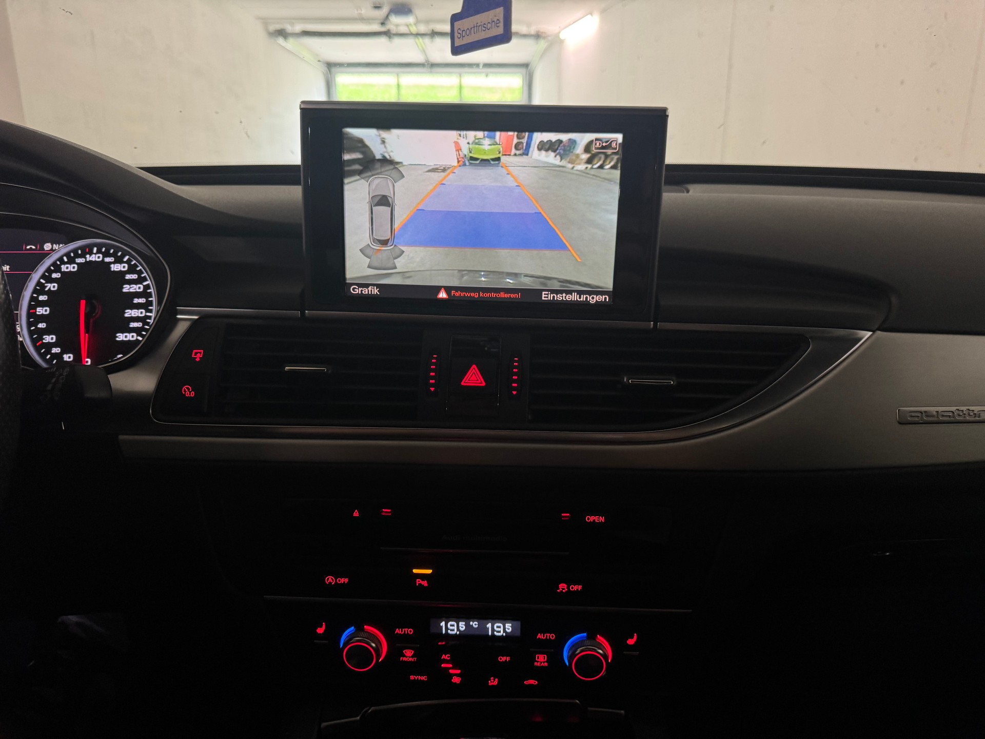 AUDI A6 Avant 3.0 TDI V6 quattro S-tronic S-Line-image-13