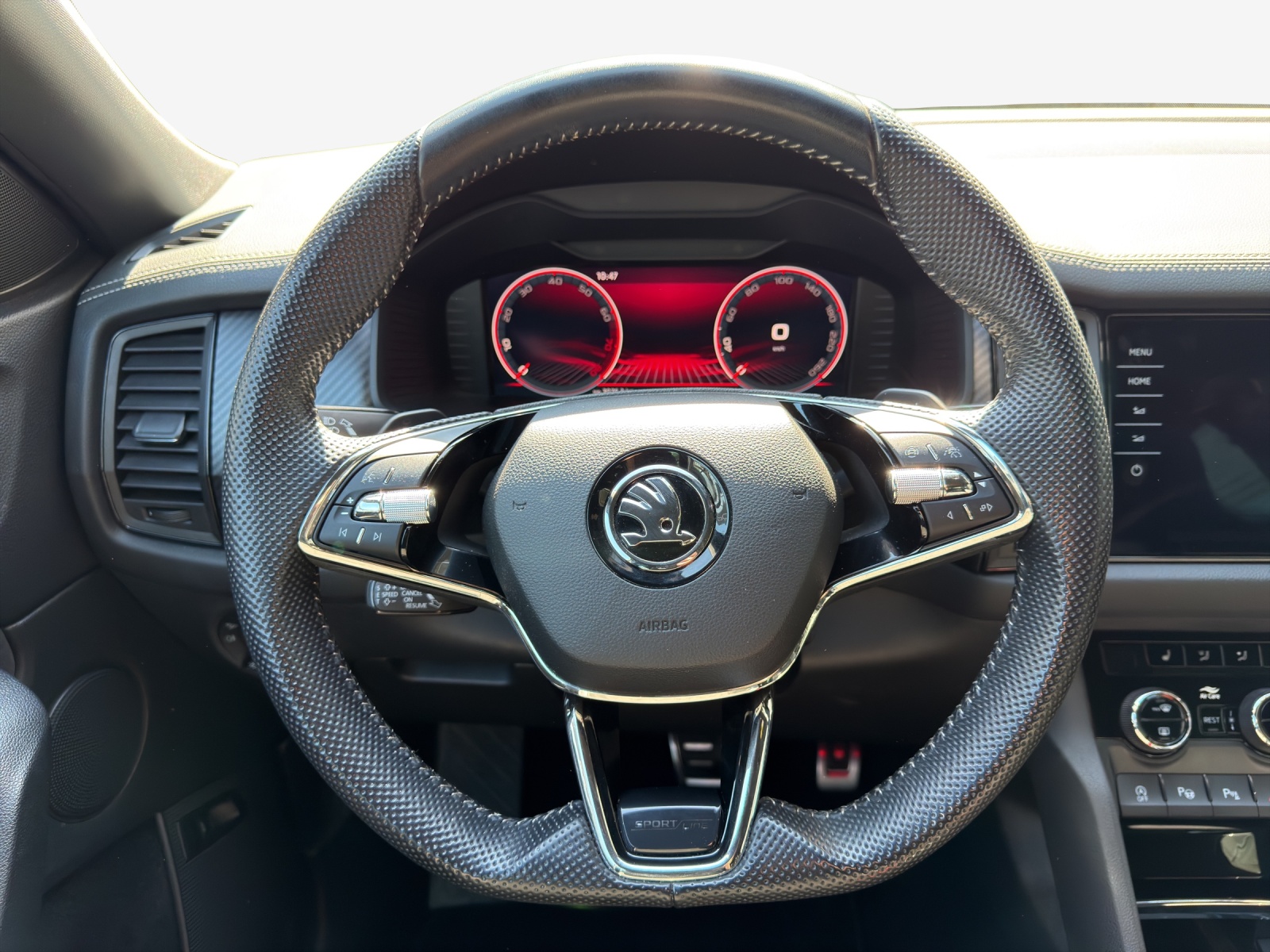 SKODA Kodiaq 2.0 TSI 4x4 SportLine-image-9