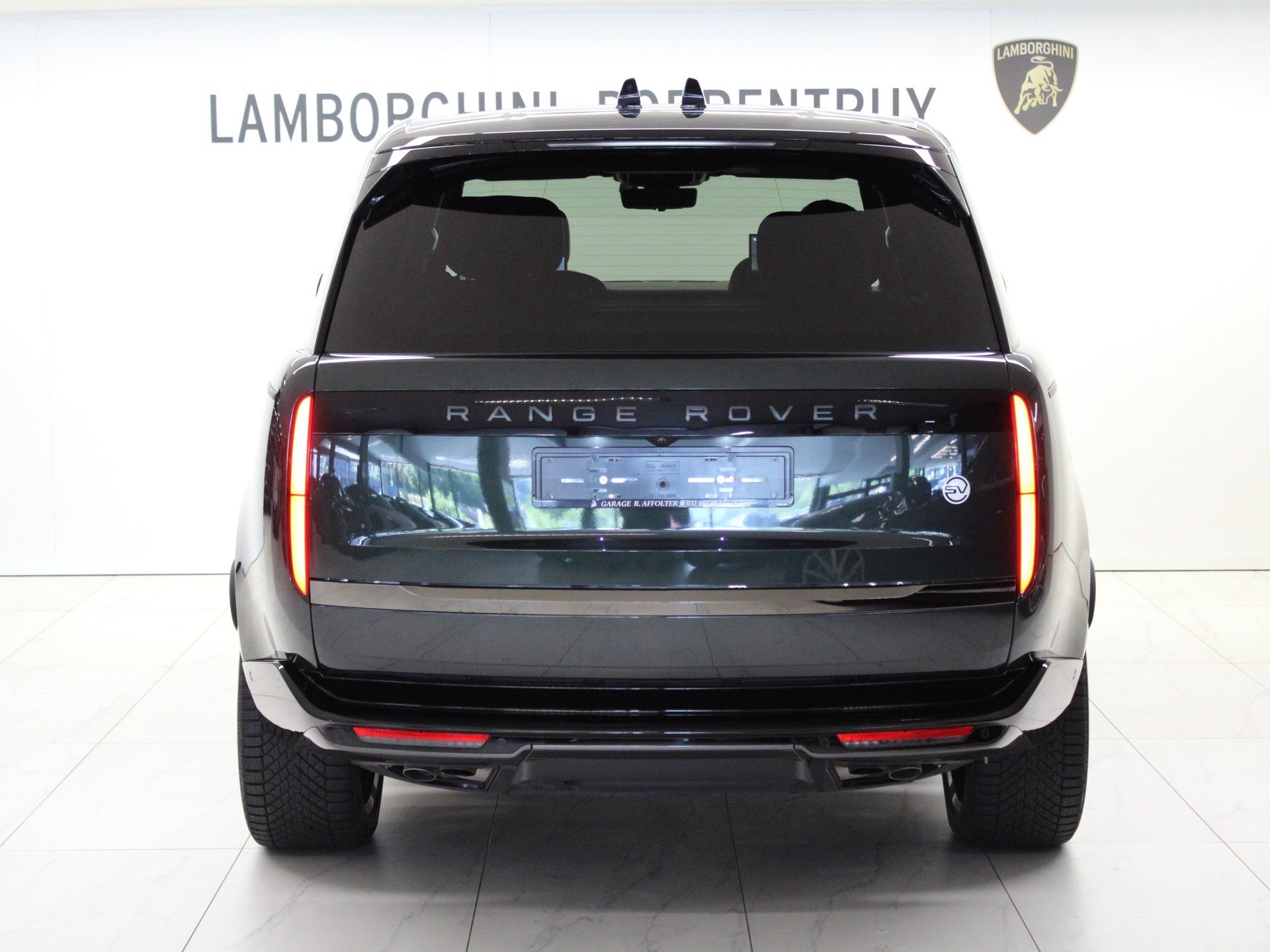LAND ROVER Range Rover LWB P615 4.4 V8 SV Automatic-image-3
