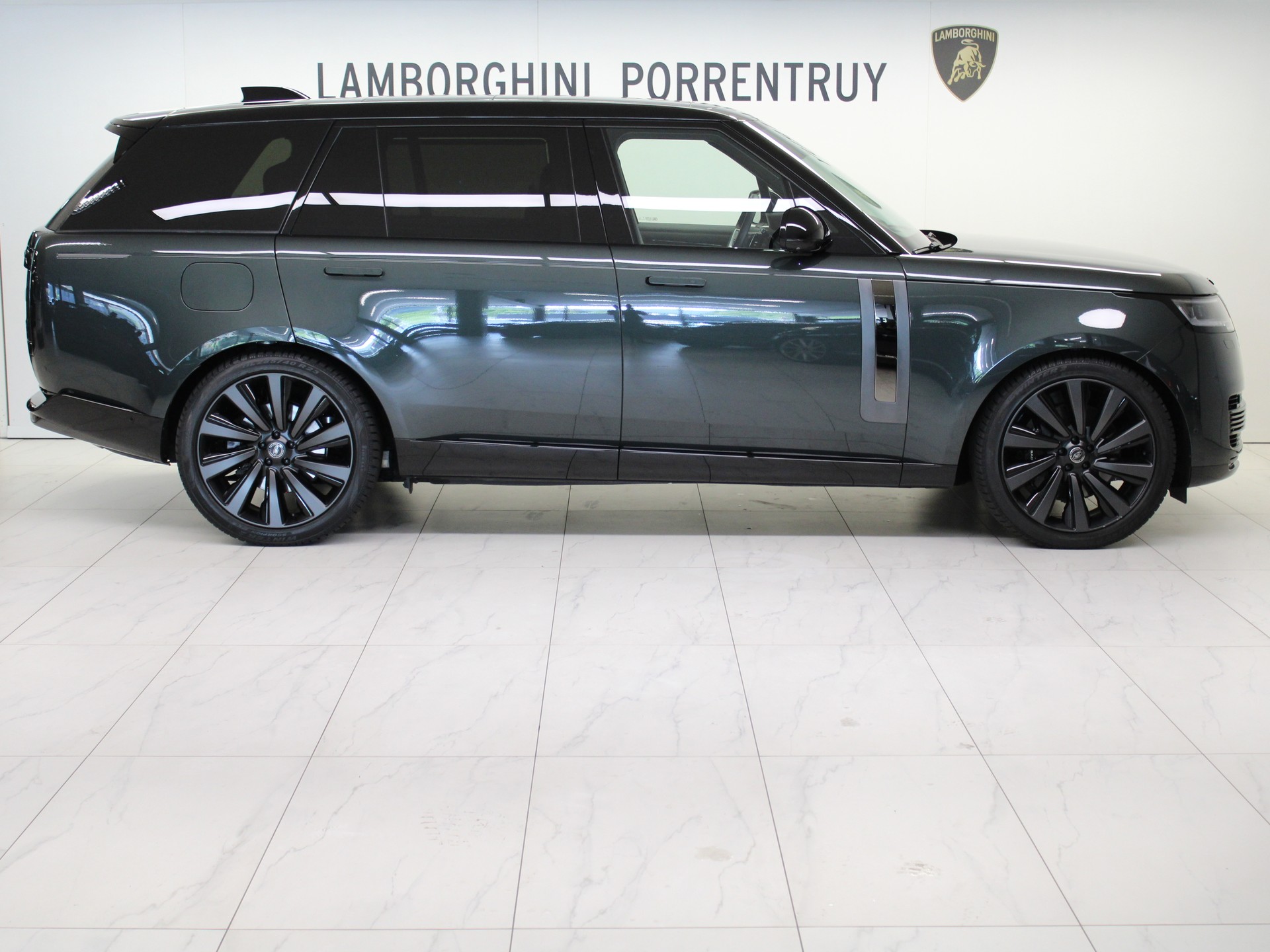 LAND ROVER Range Rover LWB P615 4.4 V8 SV Automatic-image-1