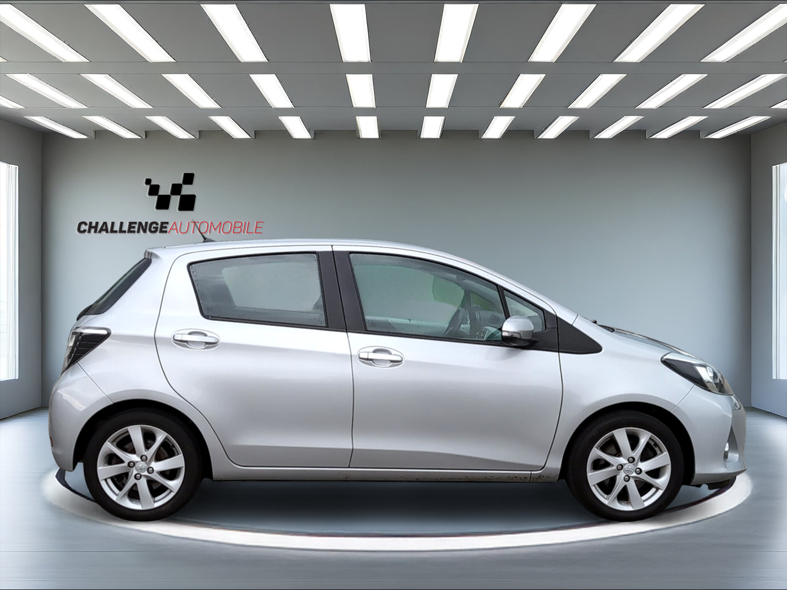 TOYOTA Yaris 1.5 VVT-i HSD Sol-image-7