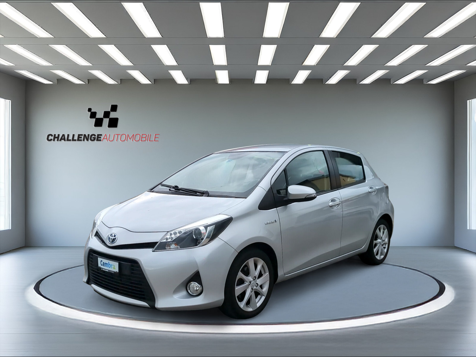 TOYOTA Yaris 1.5 VVT-i HSD Sol-image-2