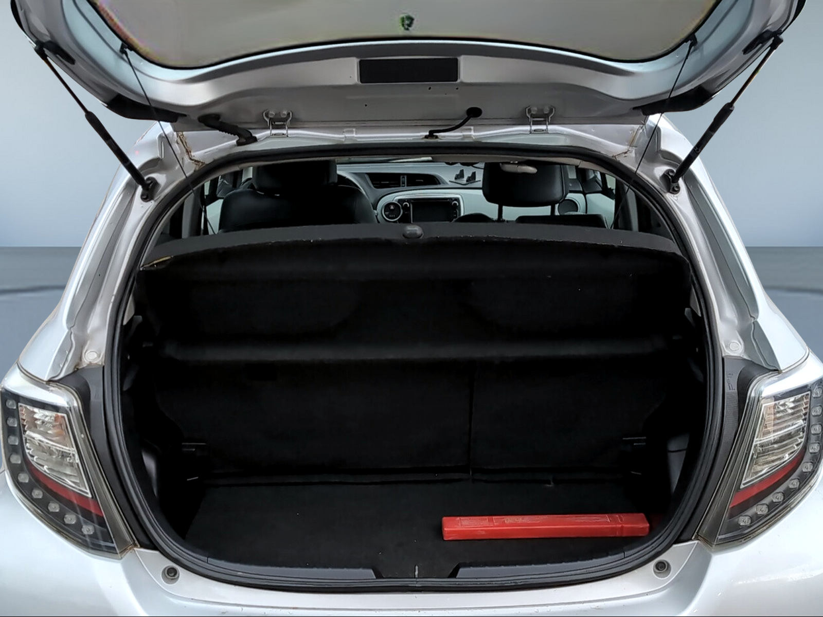 TOYOTA Yaris 1.5 VVT-i HSD Sol-image-11