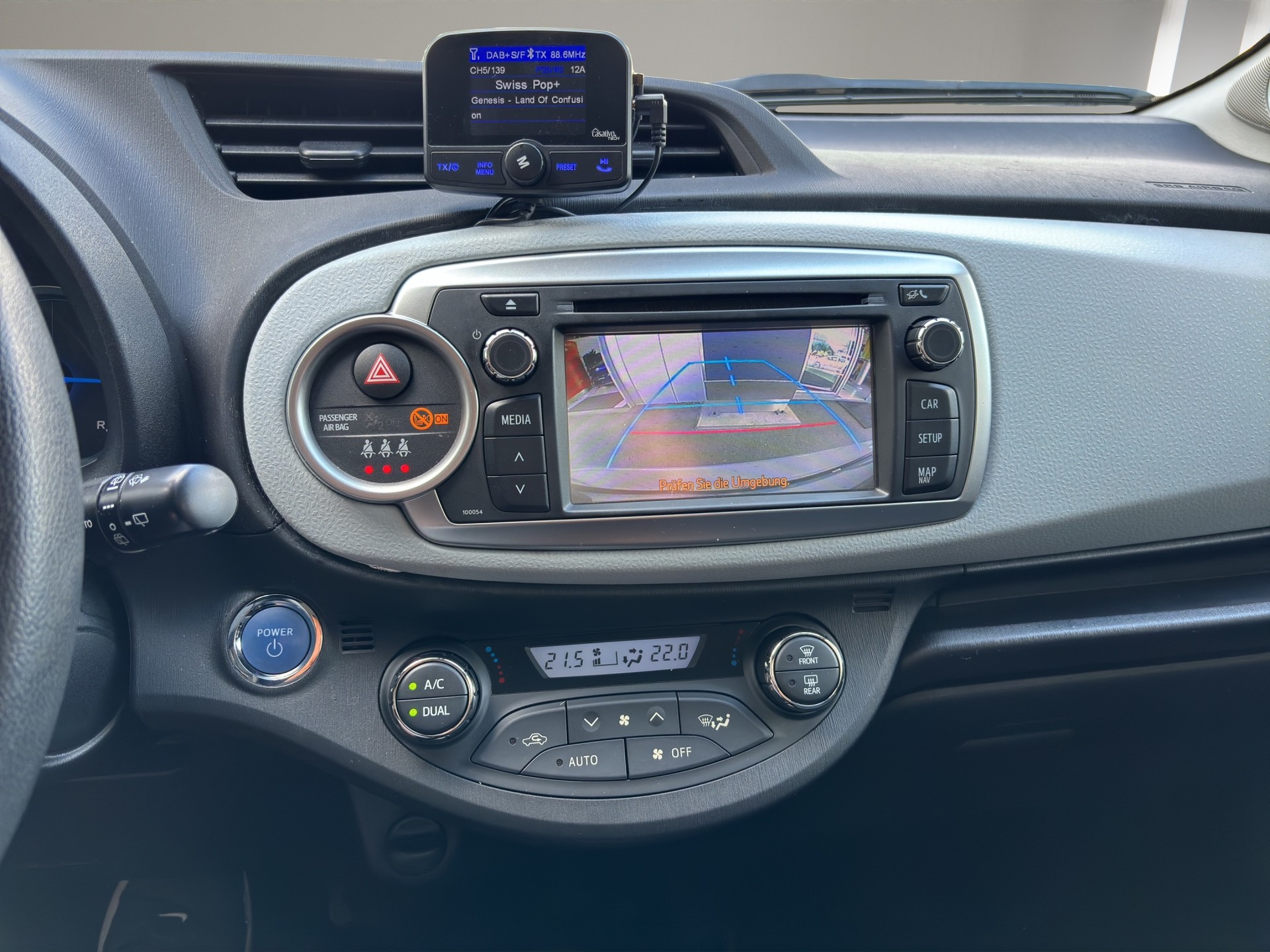 TOYOTA Yaris 1.5 VVT-i Hybrid Sol Premium CVT-image-14