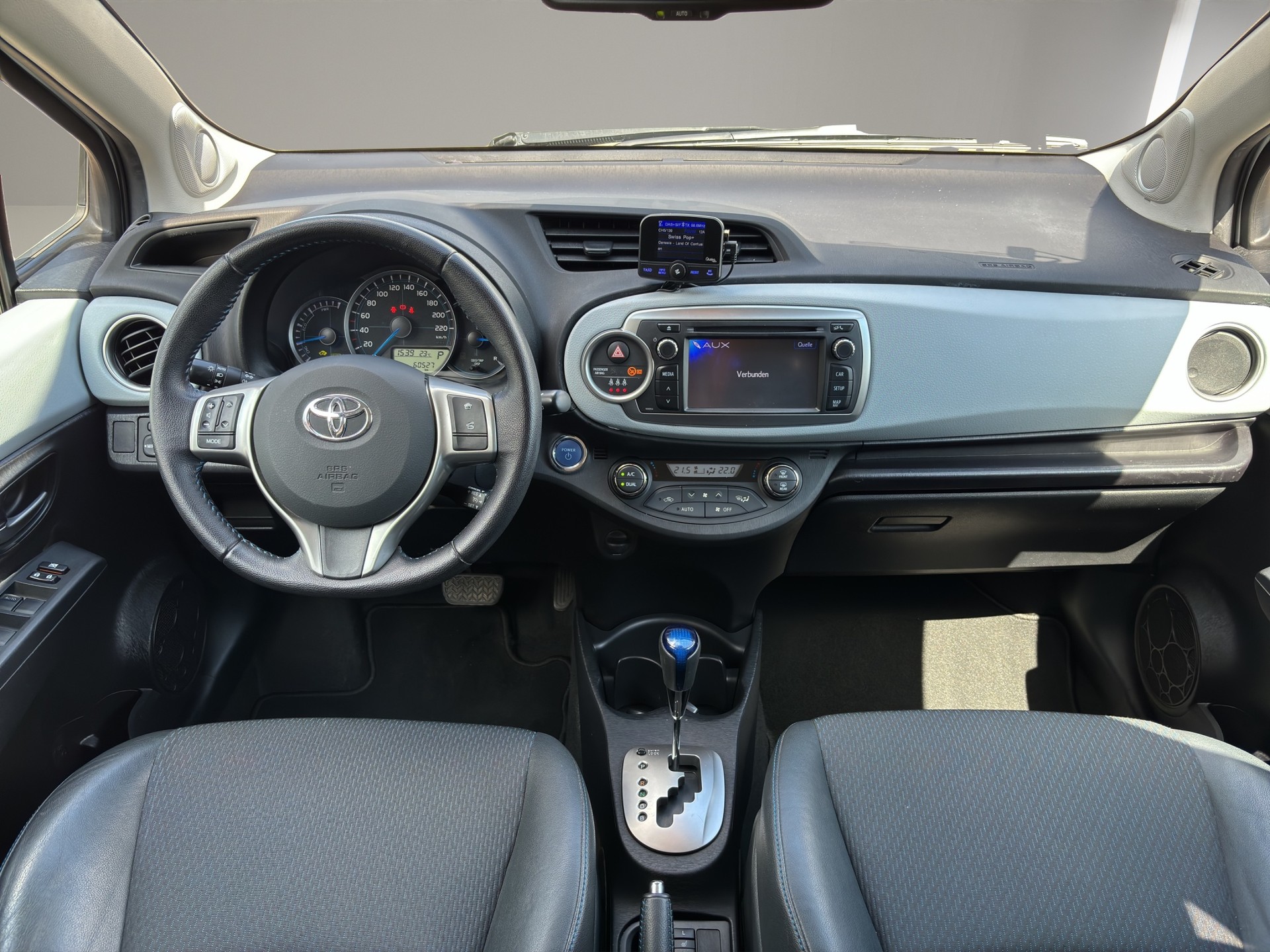 TOYOTA Yaris 1.5 VVT-i Hybrid Sol Premium CVT-image-12